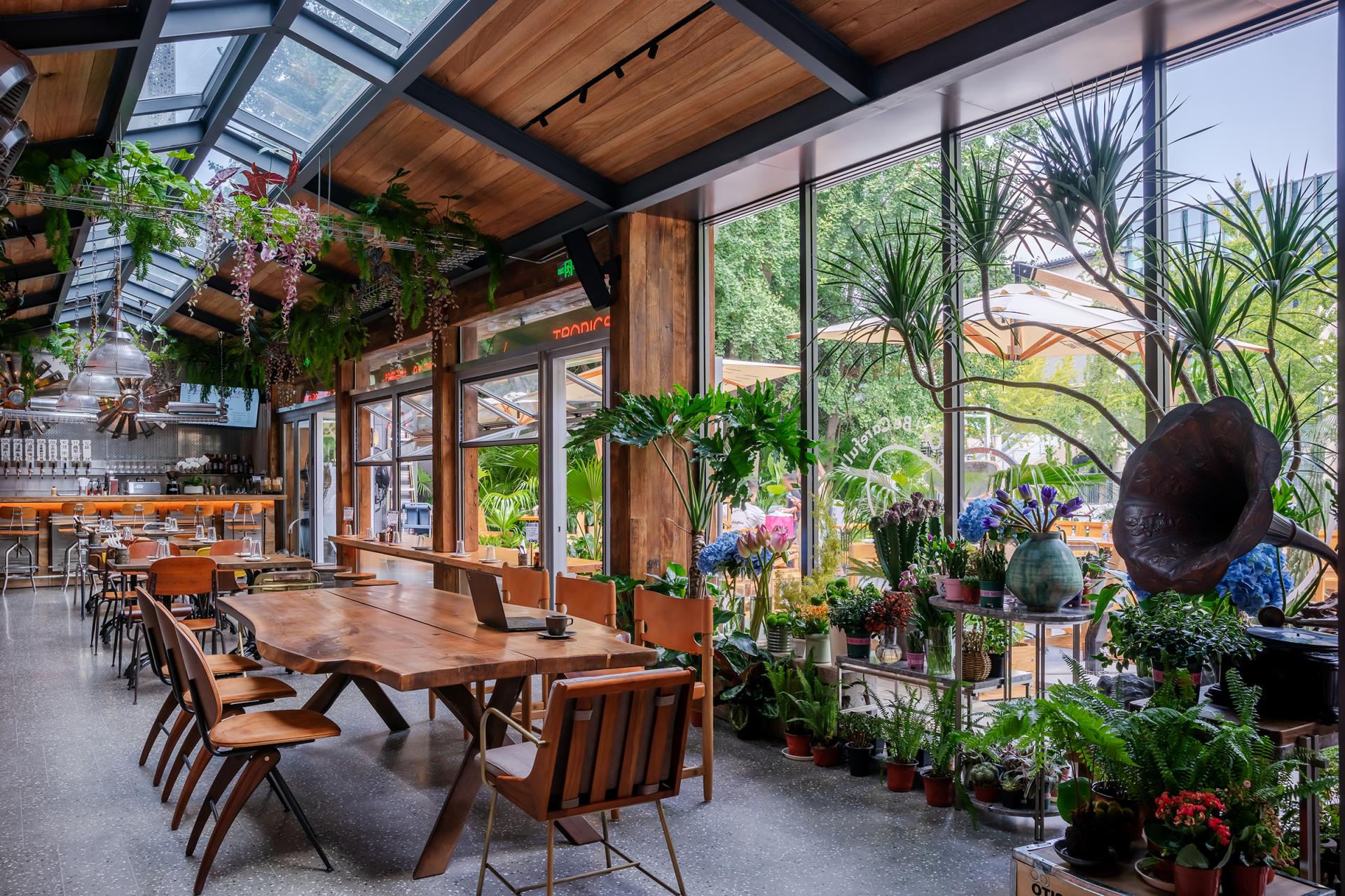 London Design Awards Winner - Wuhan Amix Hotel