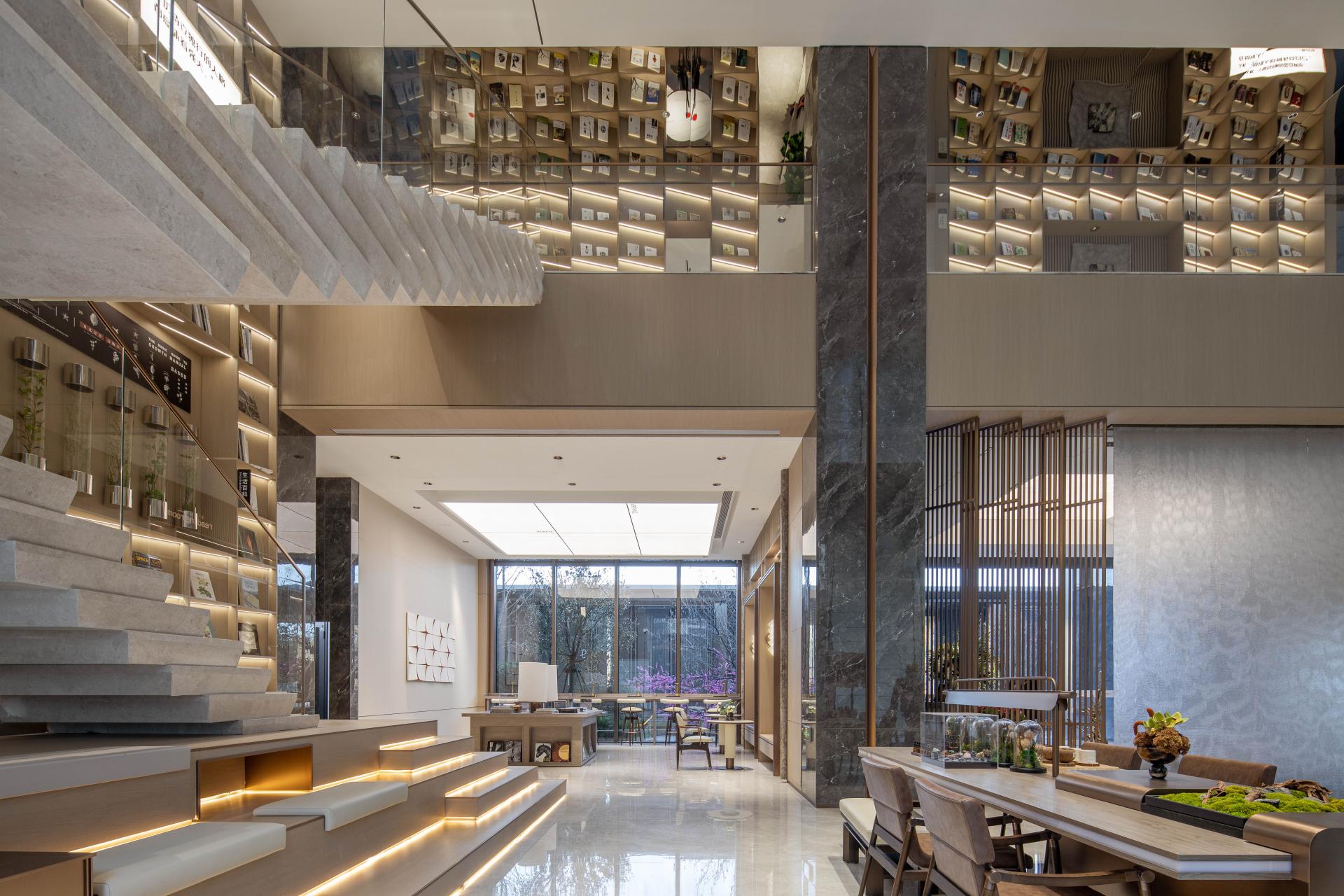 London Design Awards Winner - Second ye · Ruyi Guan Cheng