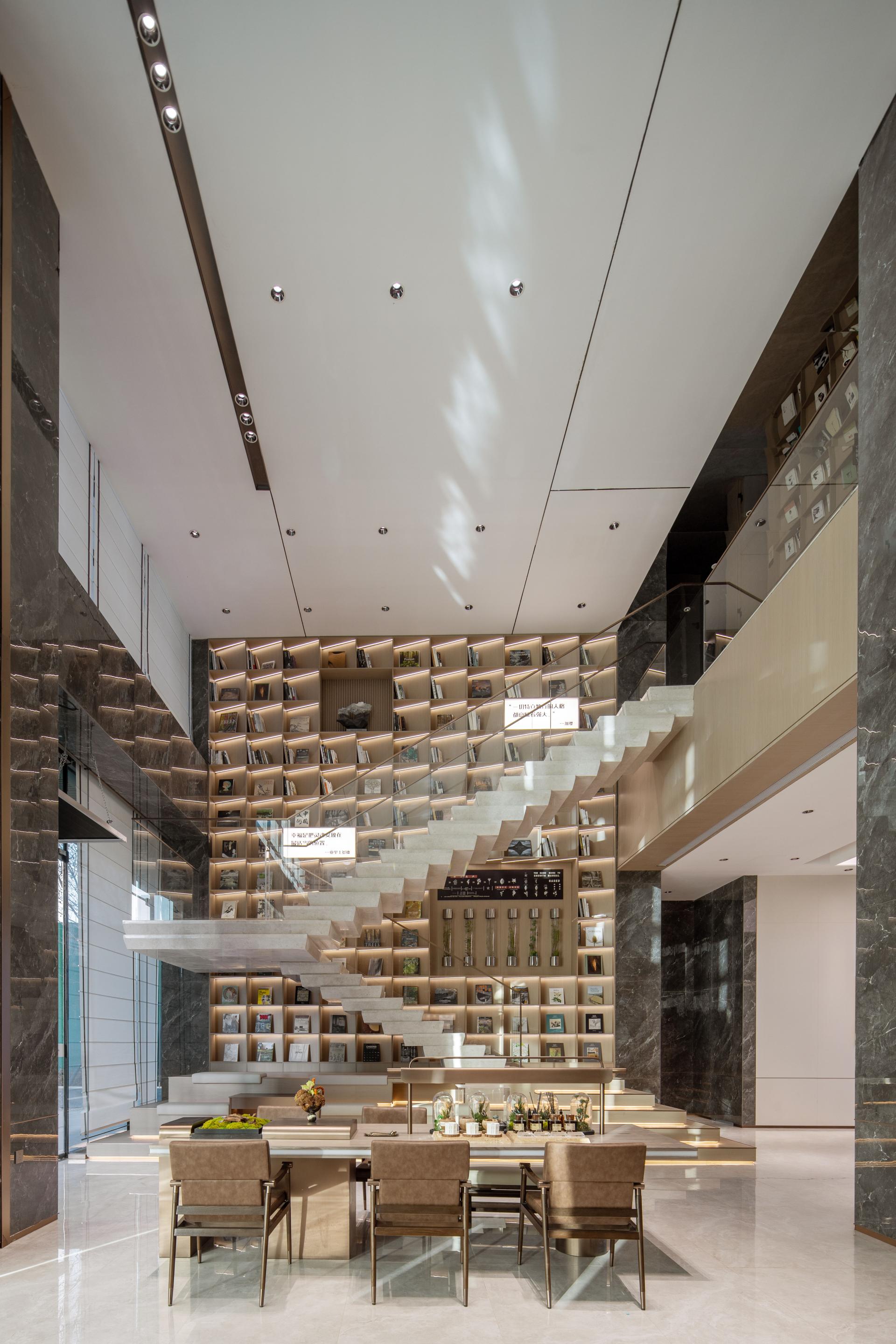 London Design Awards Winner - Second ye · Ruyi Guan Cheng