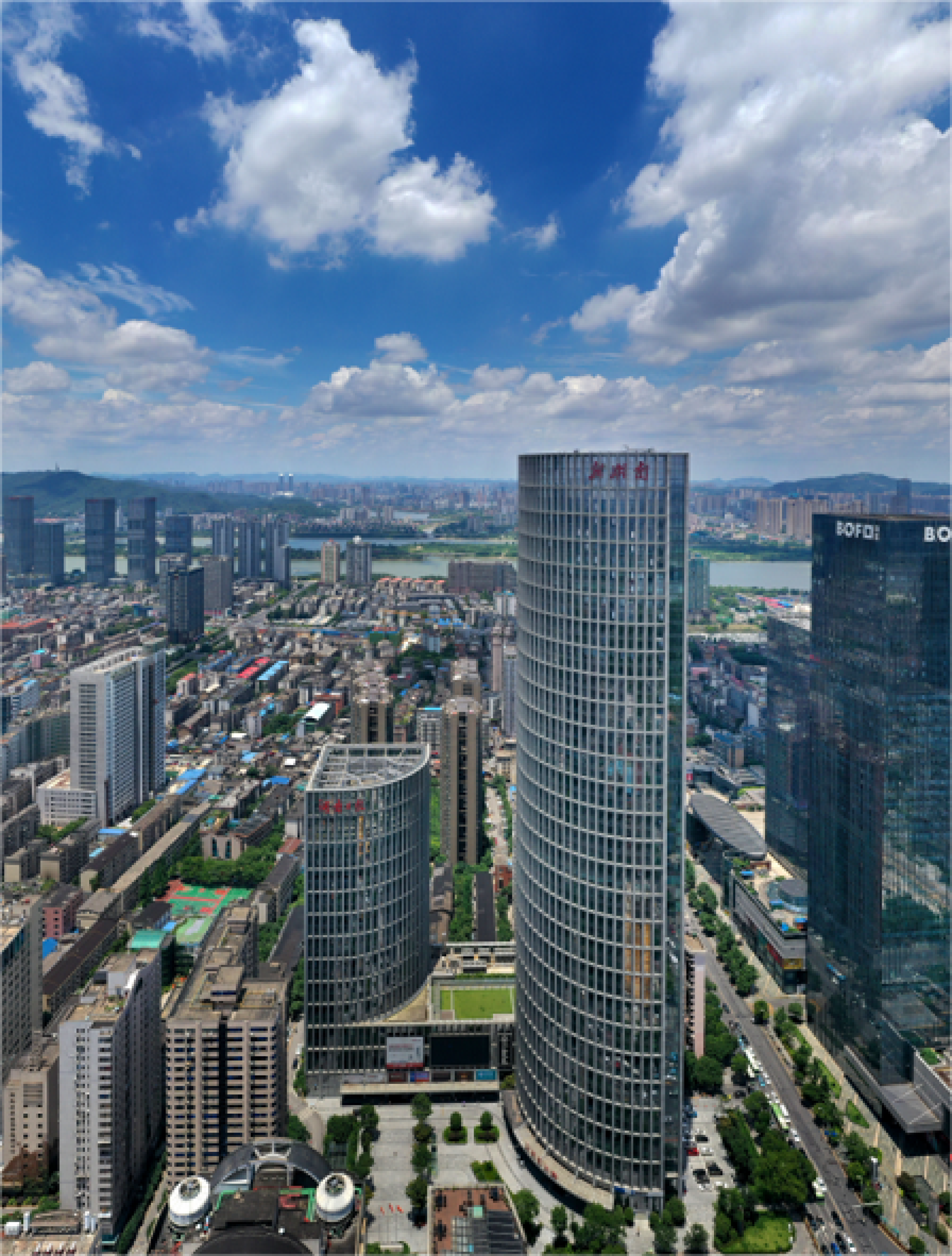 London Design Awards Winner - Hunan Daily Media Center