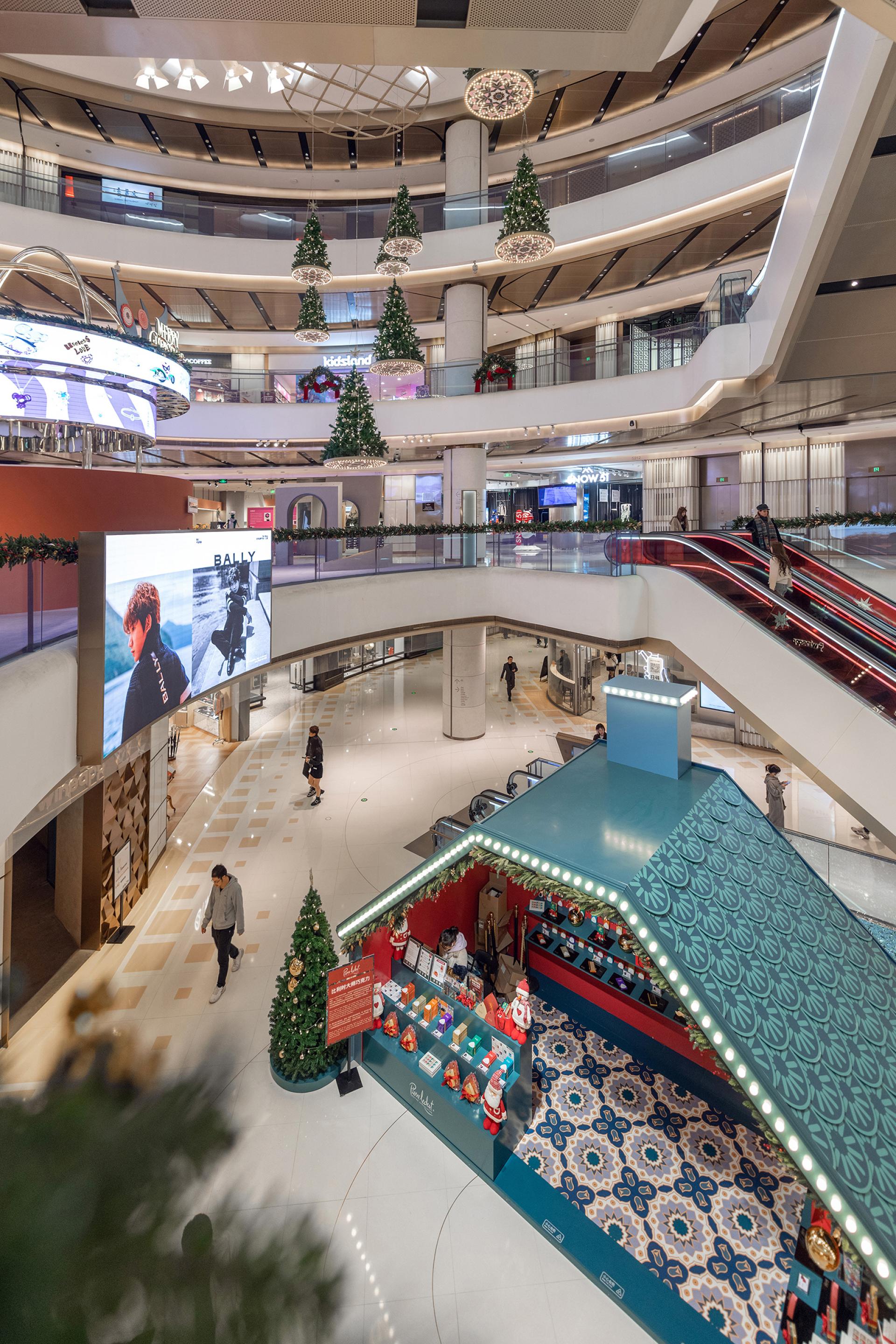 London Design Awards Winner - BFC Christmas Season Art Display