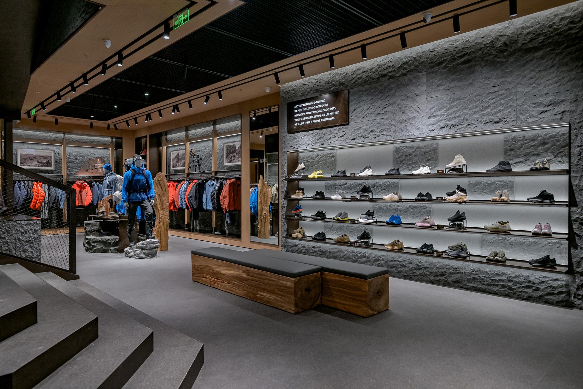 London Design Awards Winner - Arc’teryx Chongqing Starlight 68 Plaza Store