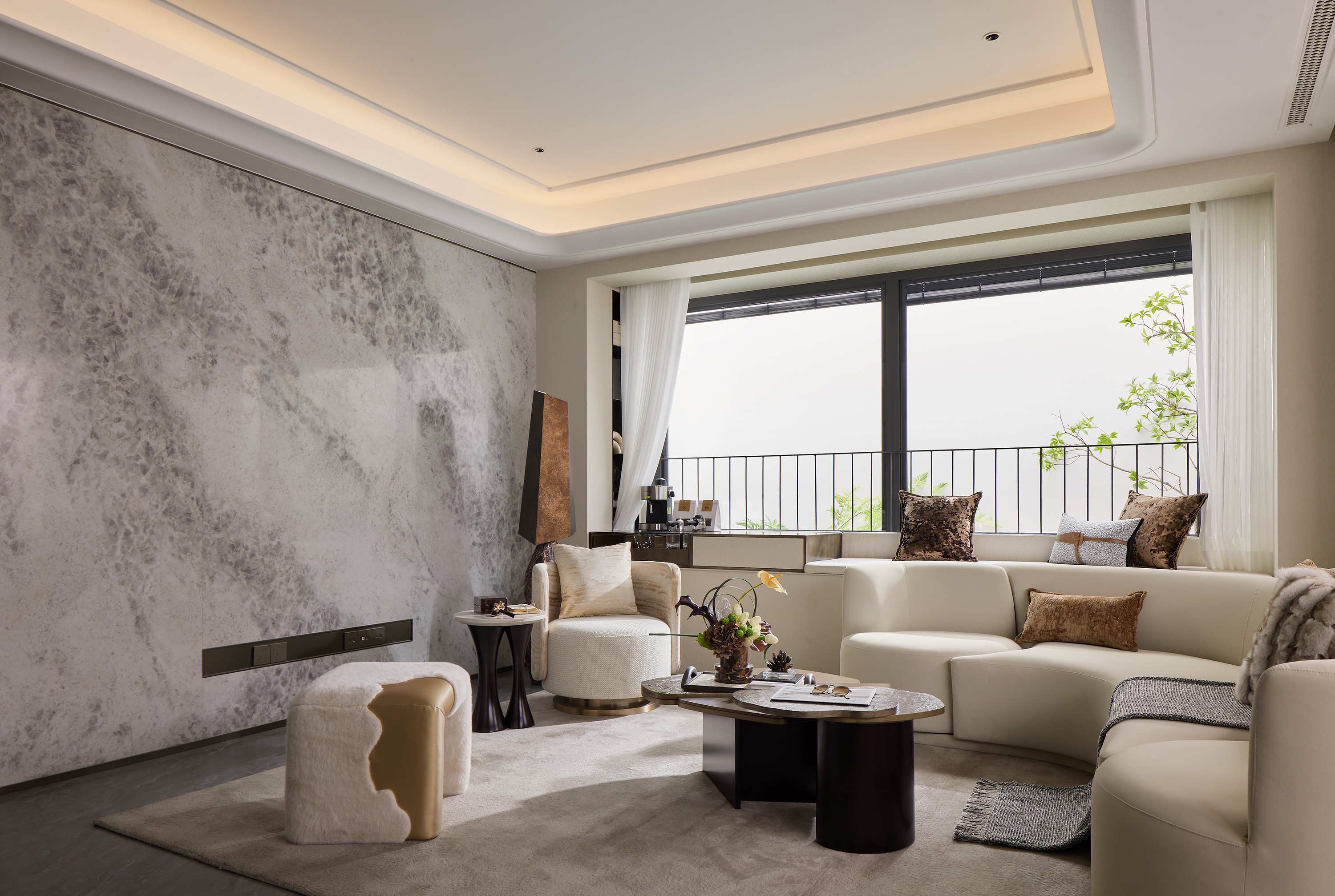 London Design Awards | Showroom / Exhibit Orient One...