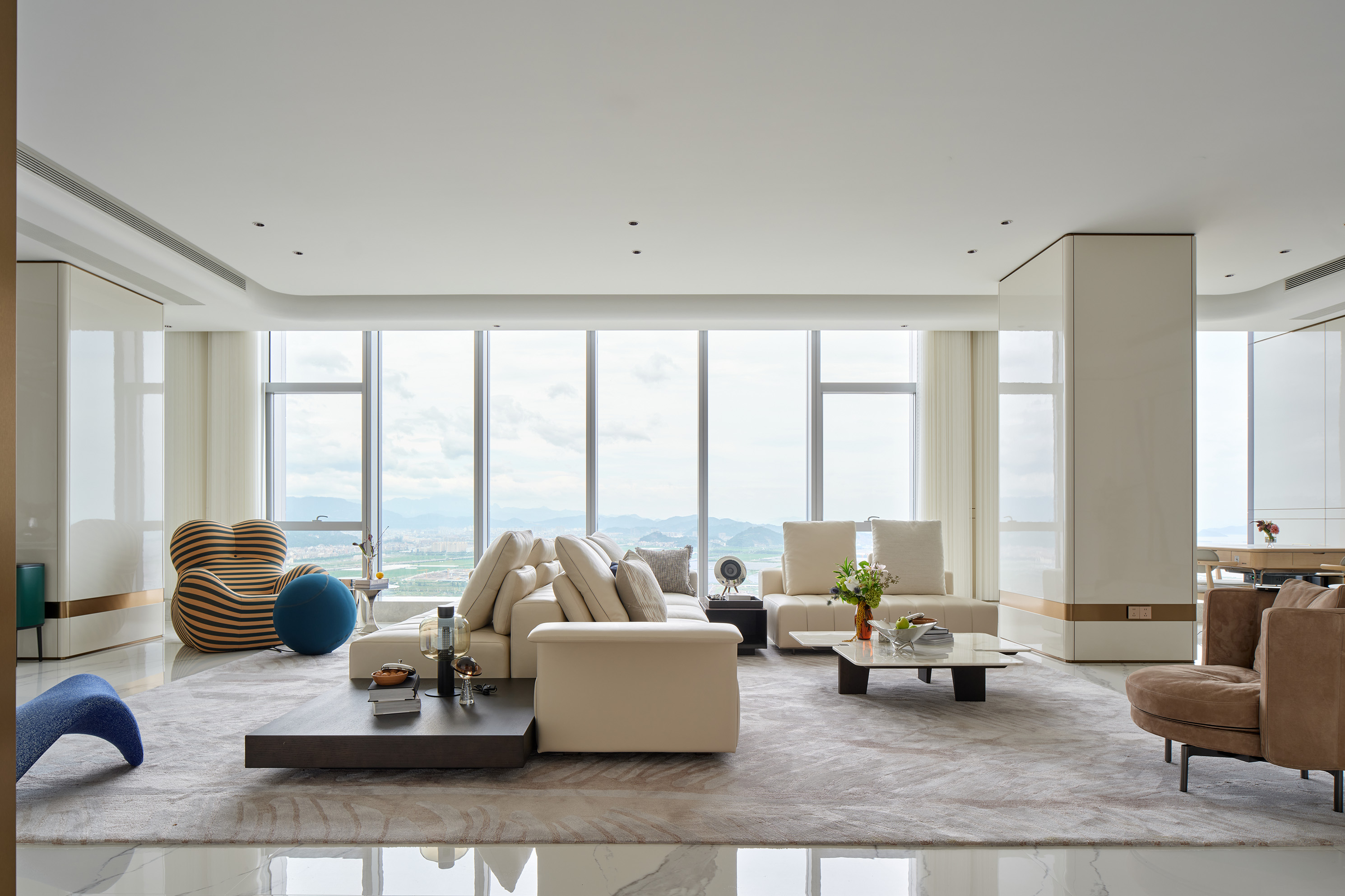 London Design Awards Winner - HORIZON EAST Private Residence