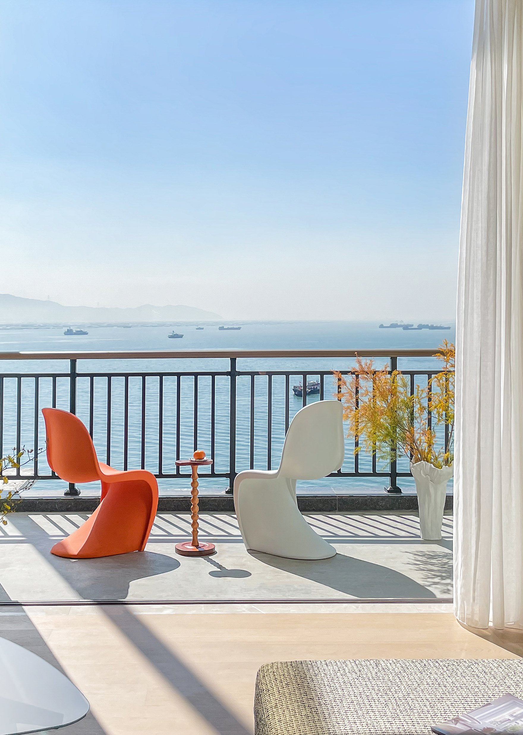 London Design Awards Winner - The 270° Luxury sea view art mansion