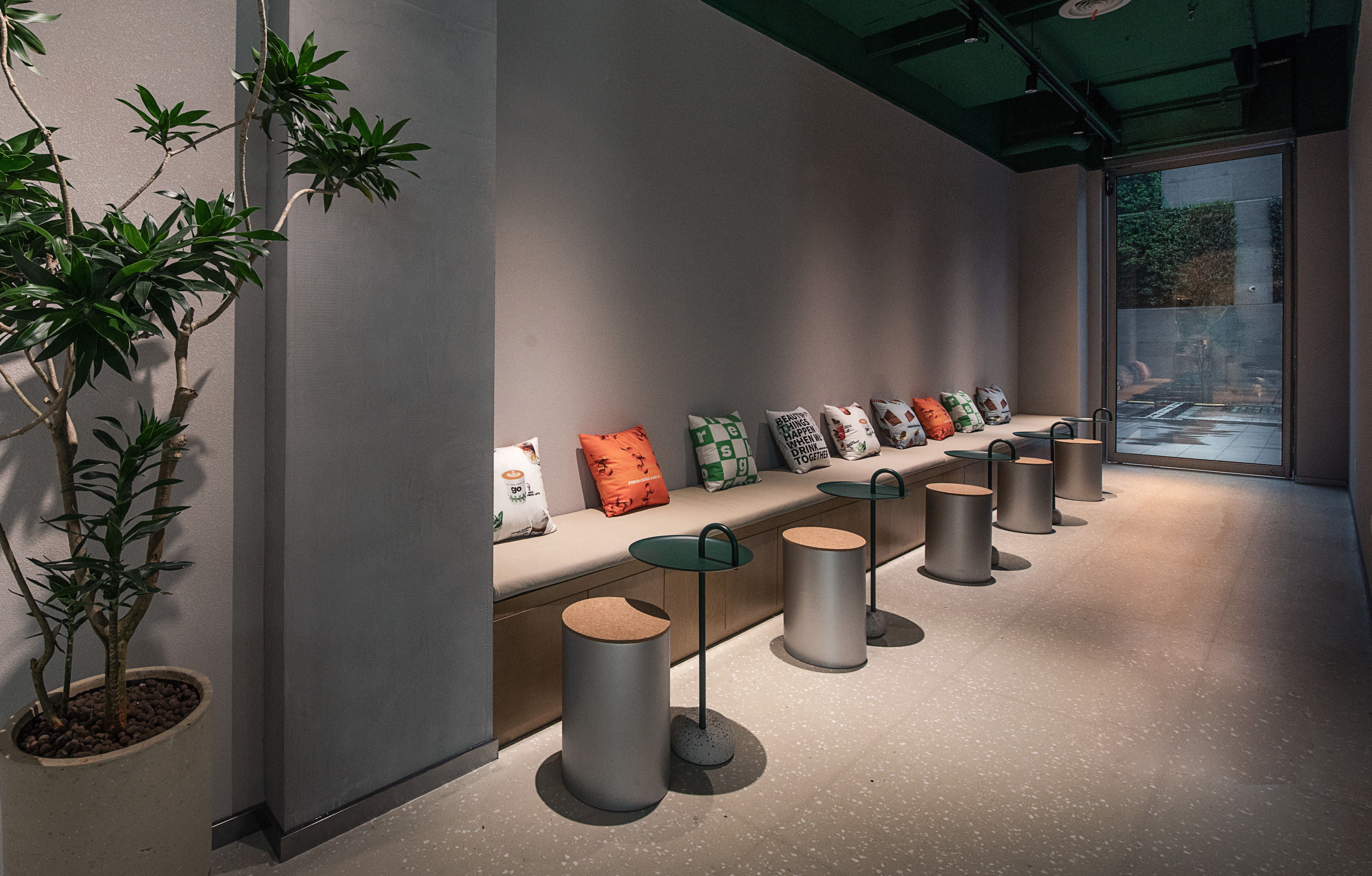 London Design Awards Winner - Fresh gogo experience coffee bar