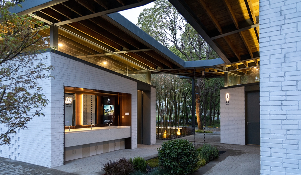 London Design Awards Winner - Zhuanghang Rural Park Restroom