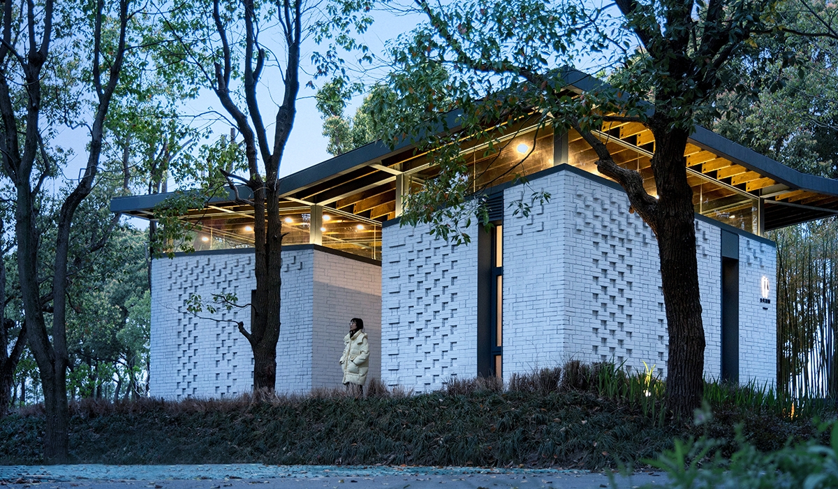 London Design Awards Winner - Zhuanghang Rural Park Restroom