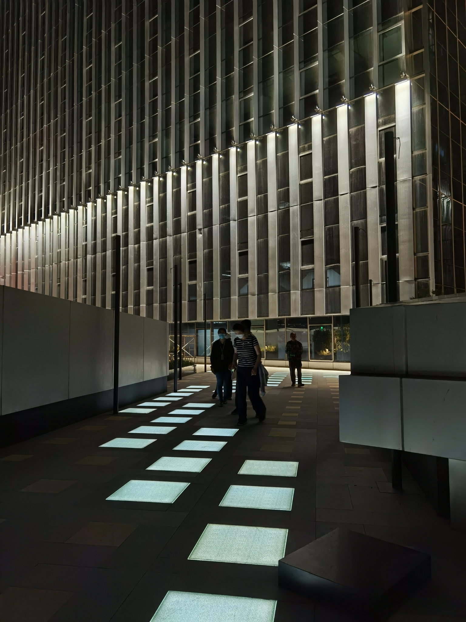 London Design Awards Winner - Shangde Center Lighting and Art Installation