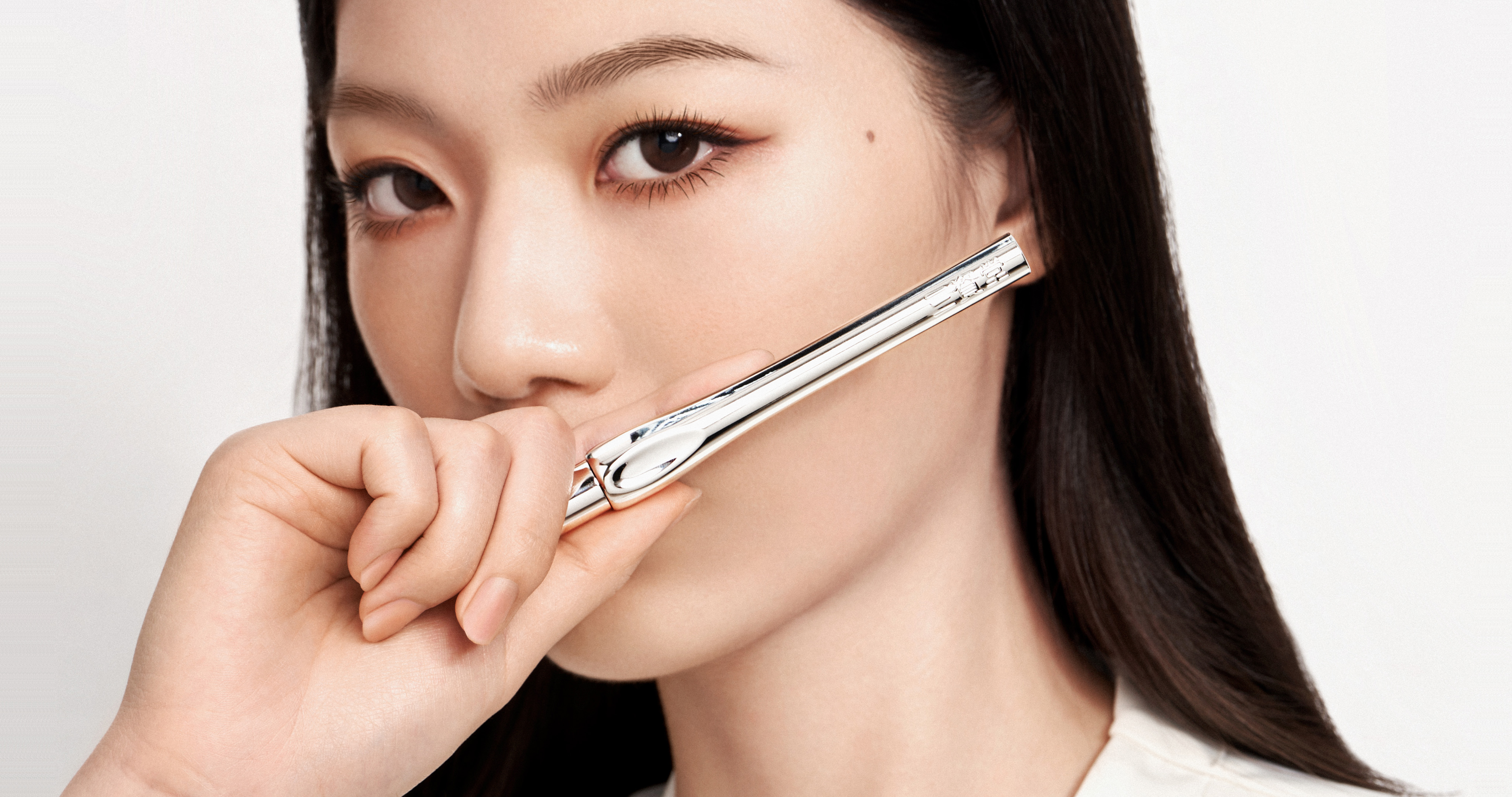 London Design Awards Winner - SANZITANG Two-Claw Eyebrow Pencil