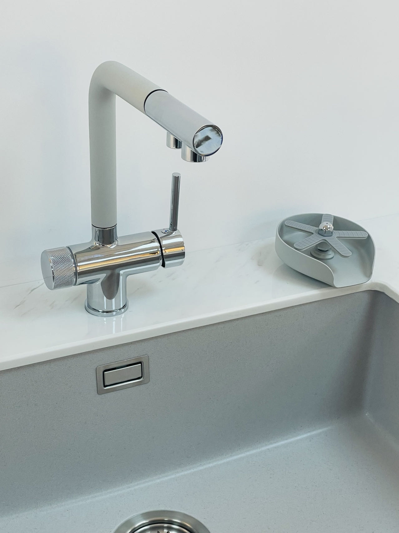 London Design Awards Winner - Kitchen Mixer Tap With Drinking Water Dispenser