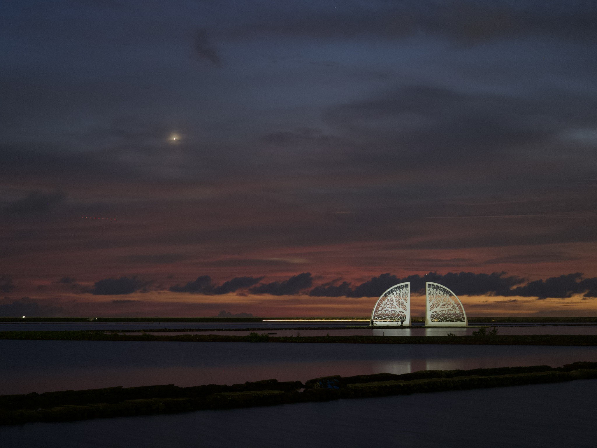 London Design Awards Winner - Fan-shaped Salt Field Tree of Life