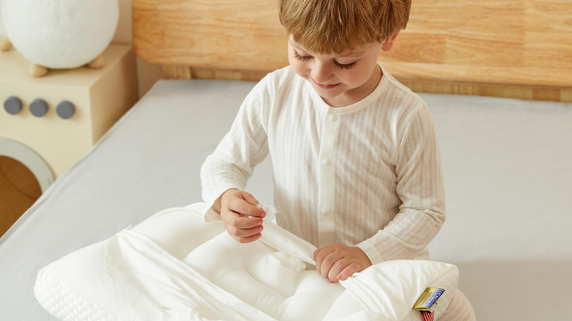 London Design Awards Winner - HOAG Kids Spine Relief Pillow