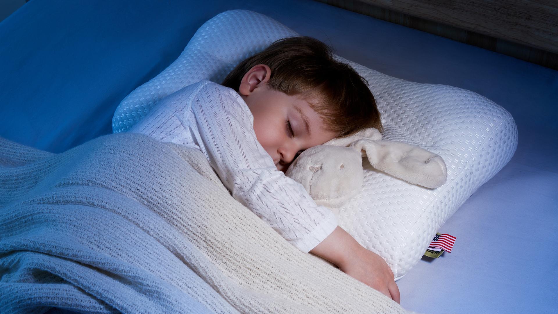 London Design Awards Winner - HOAG Kids Spine Relief Pillow