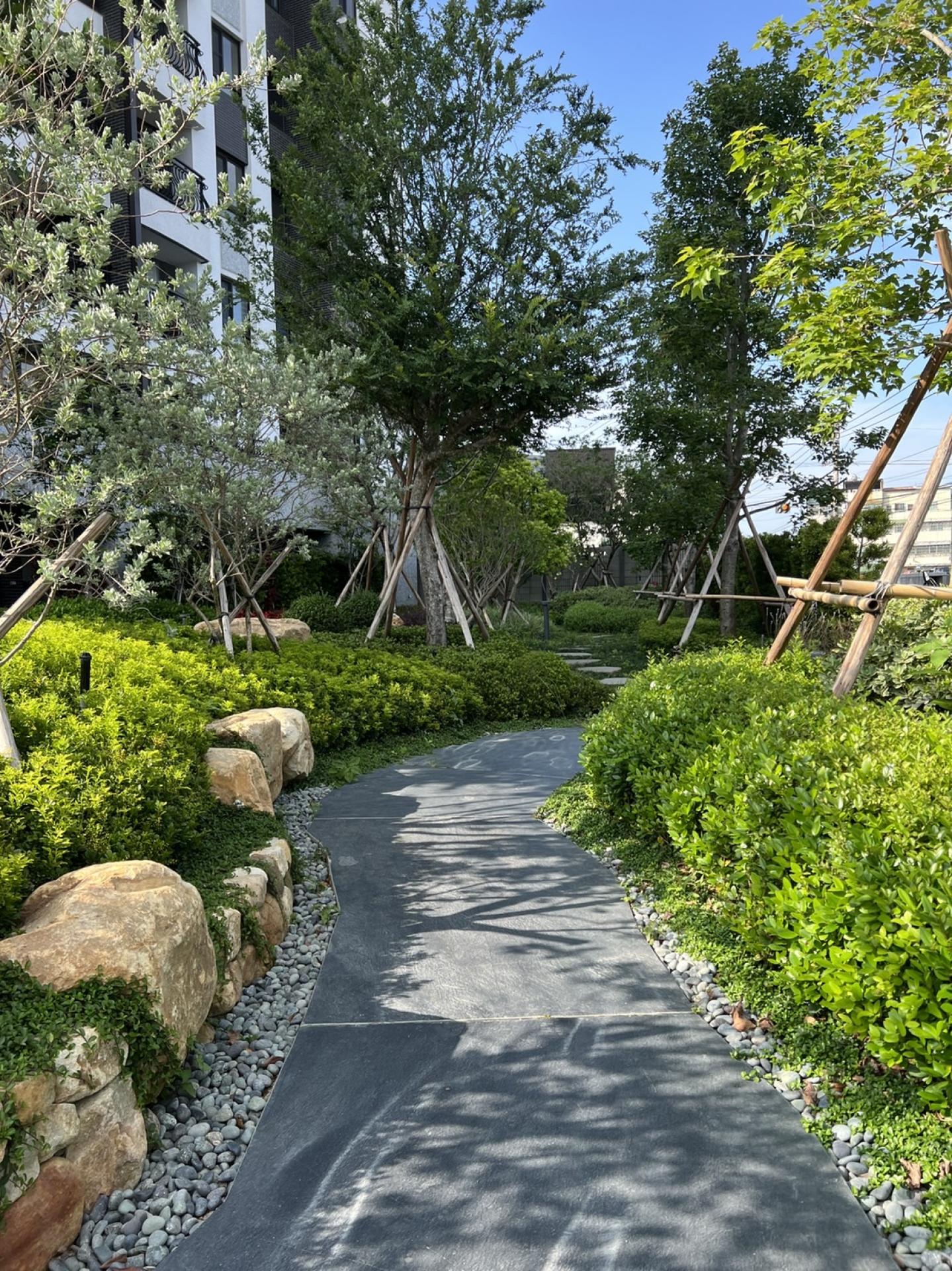 London Design Awards Winner - Field Garden