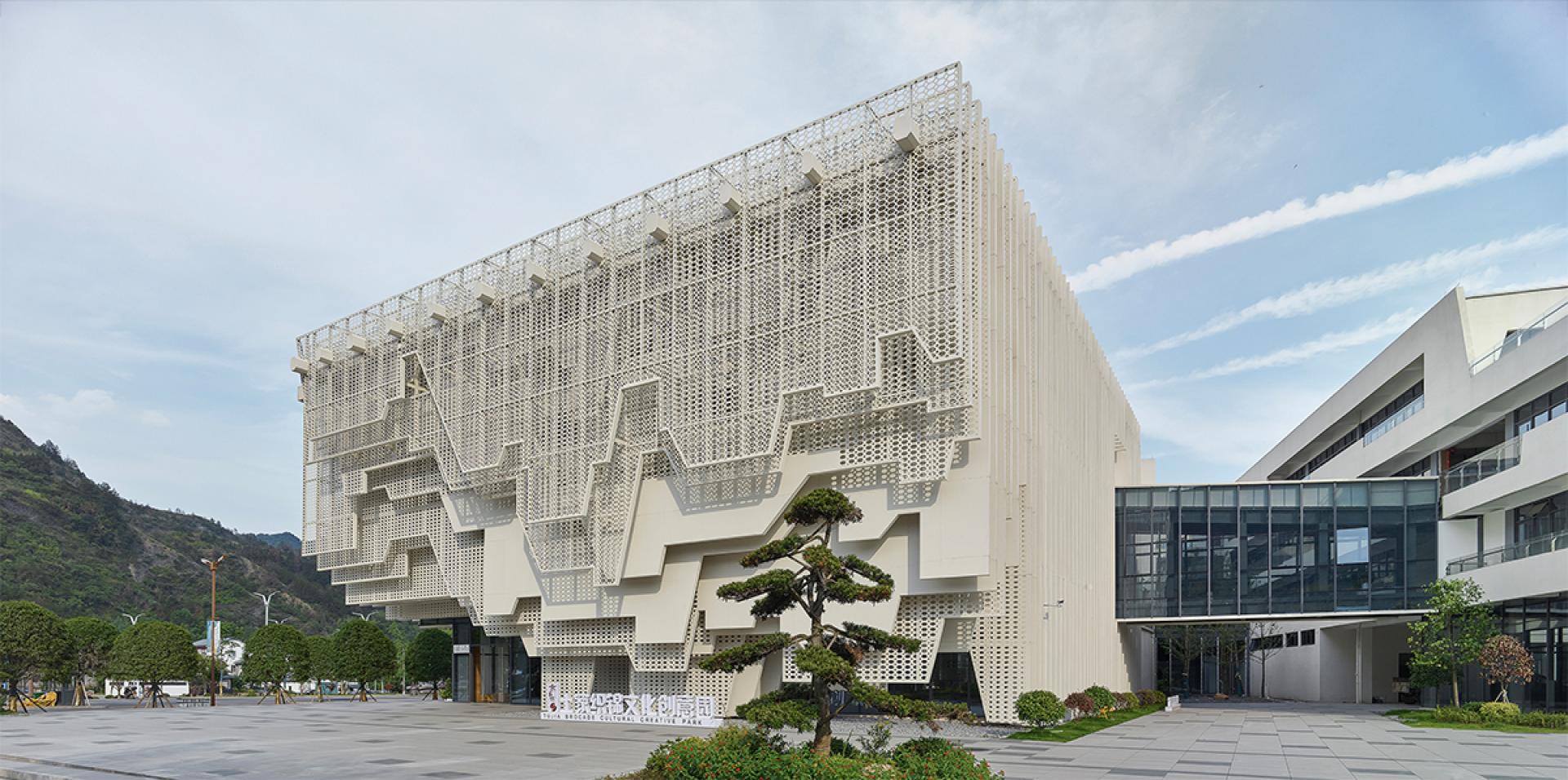 London Design Awards Winner - Zhangjiajie TujiaBrocade Museum