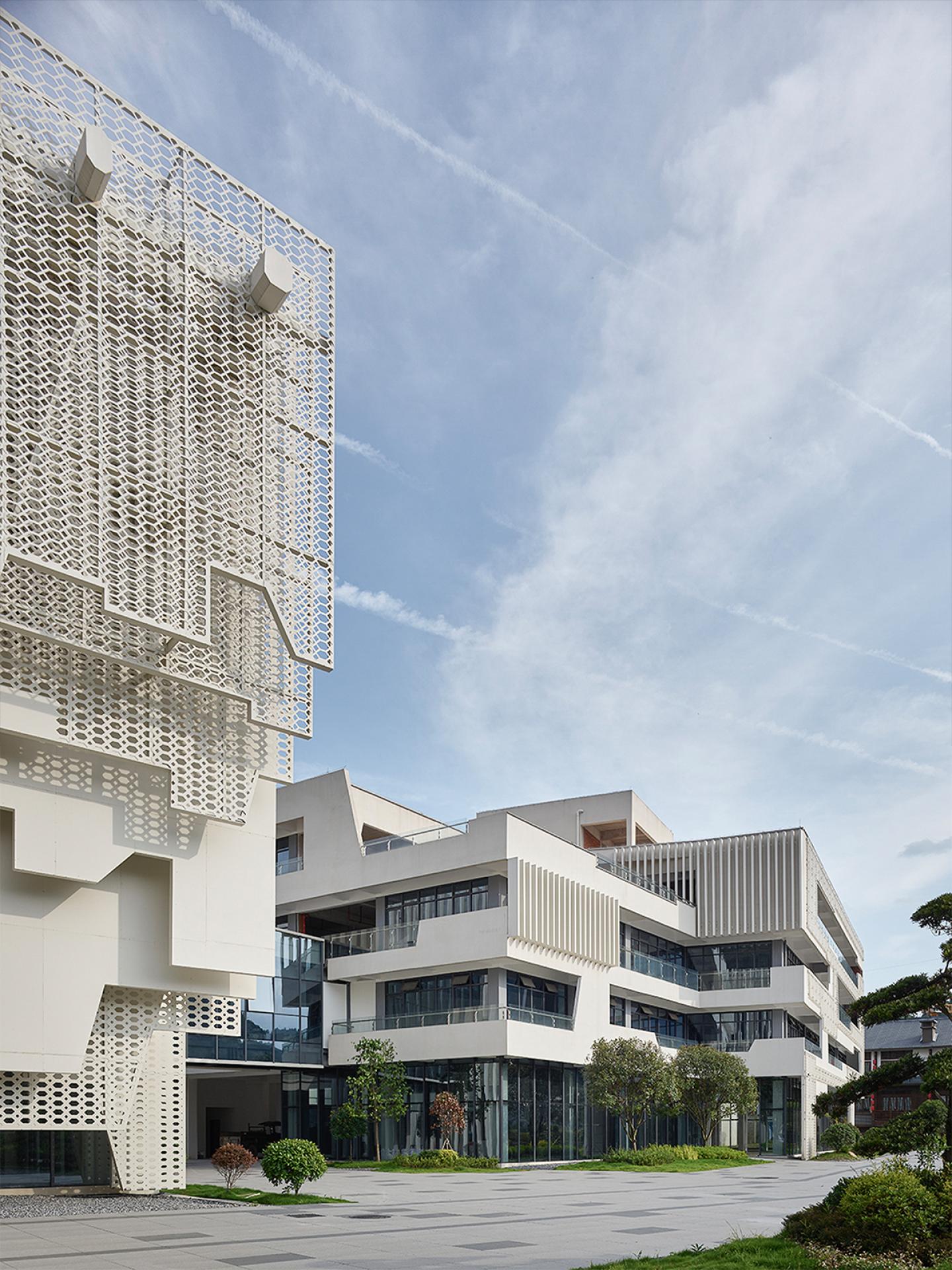 London Design Awards Winner - Zhangjiajie TujiaBrocade Museum