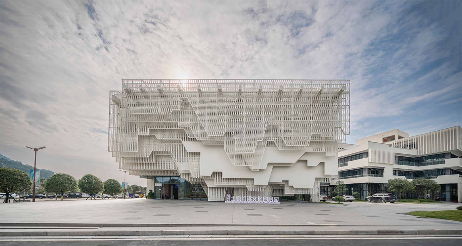 London Design Awards Winner - Zhangjiajie TujiaBrocade Museum