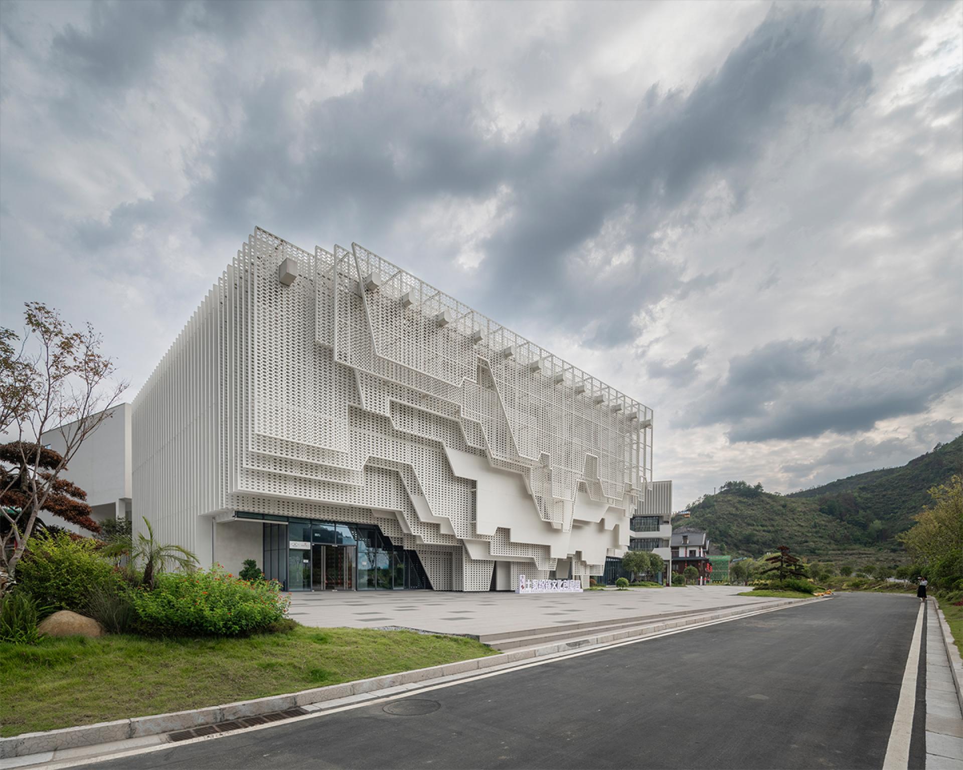 London Design Awards Winner - Zhangjiajie TujiaBrocade Museum