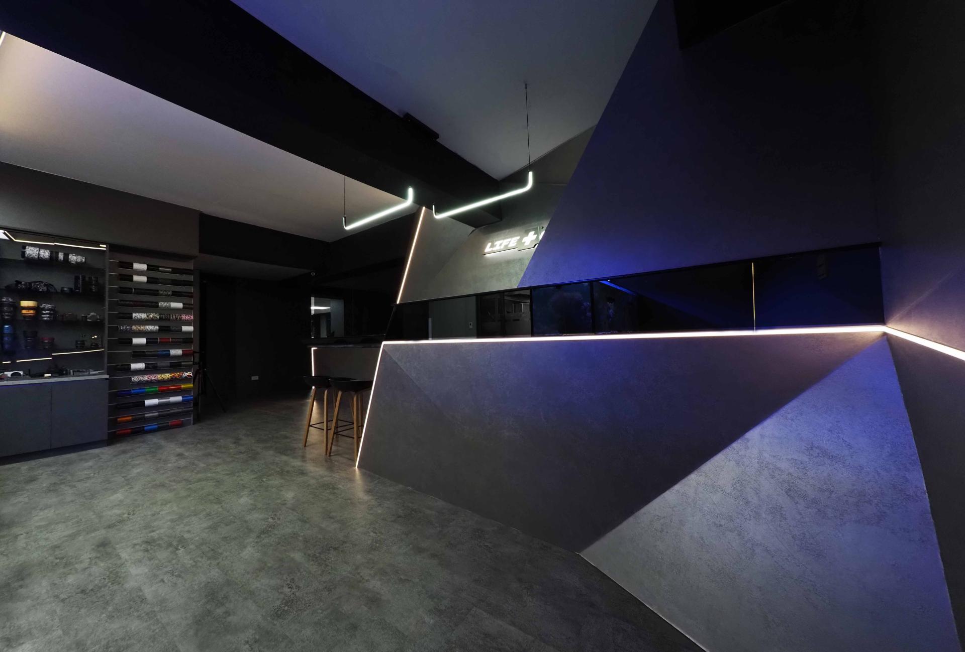 London Design Awards Winner -  Crafting Dimensionality through Refraction