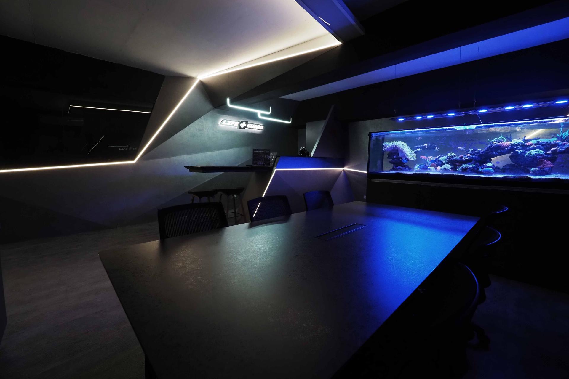 London Design Awards Winner -  Crafting Dimensionality through Refraction