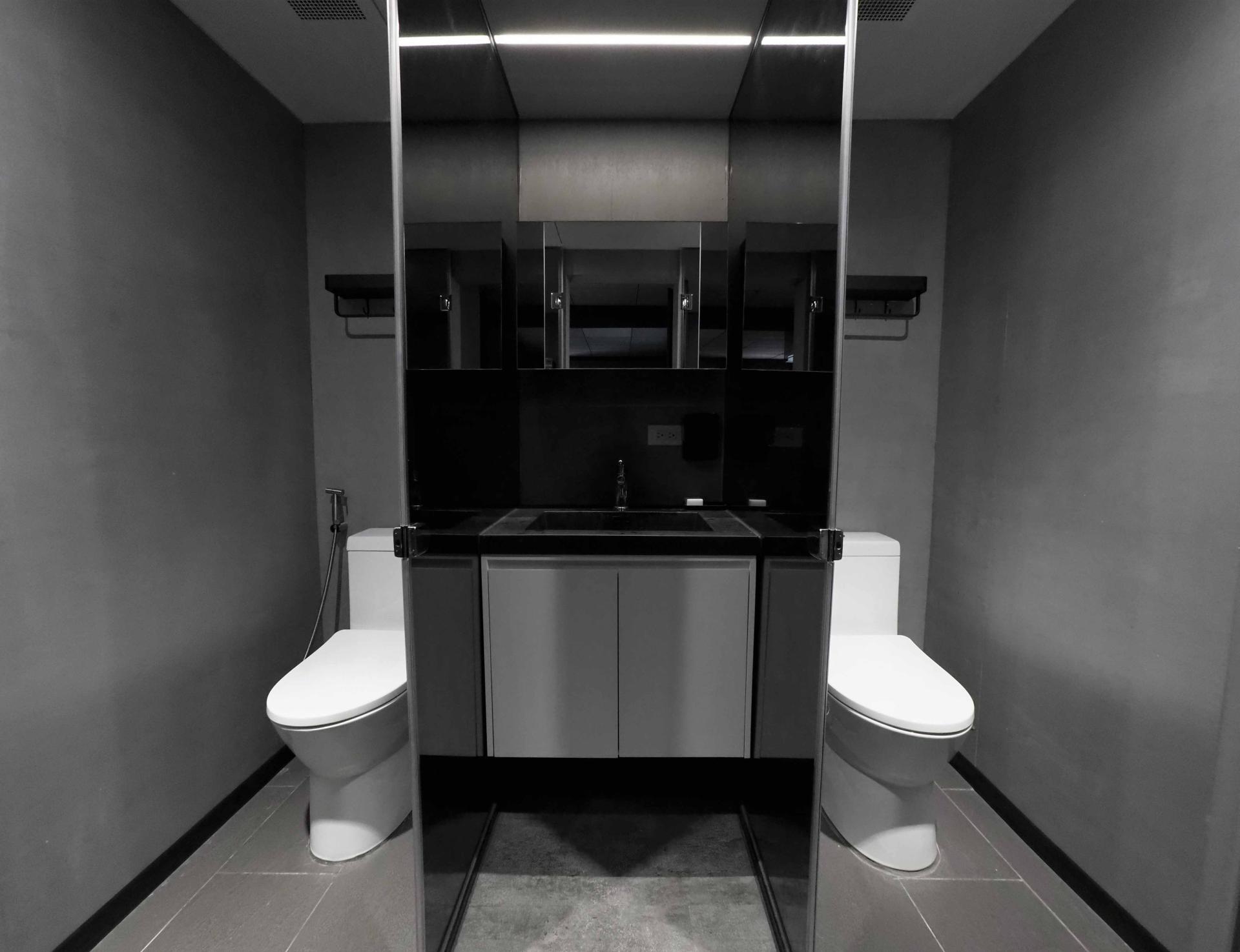 London Design Awards Winner -  Crafting Dimensionality through Refraction