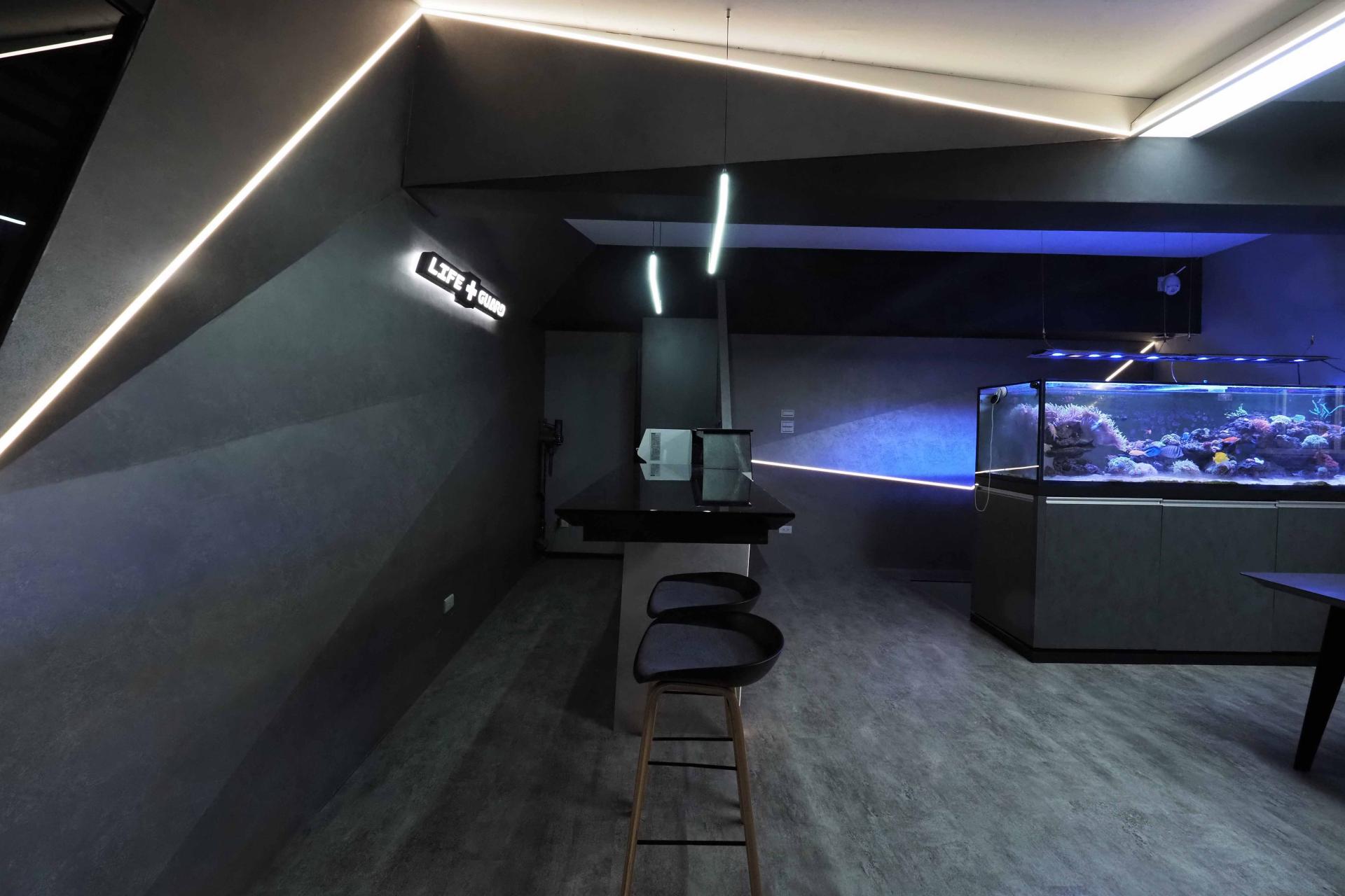 London Design Awards Winner -  Crafting Dimensionality through Refraction