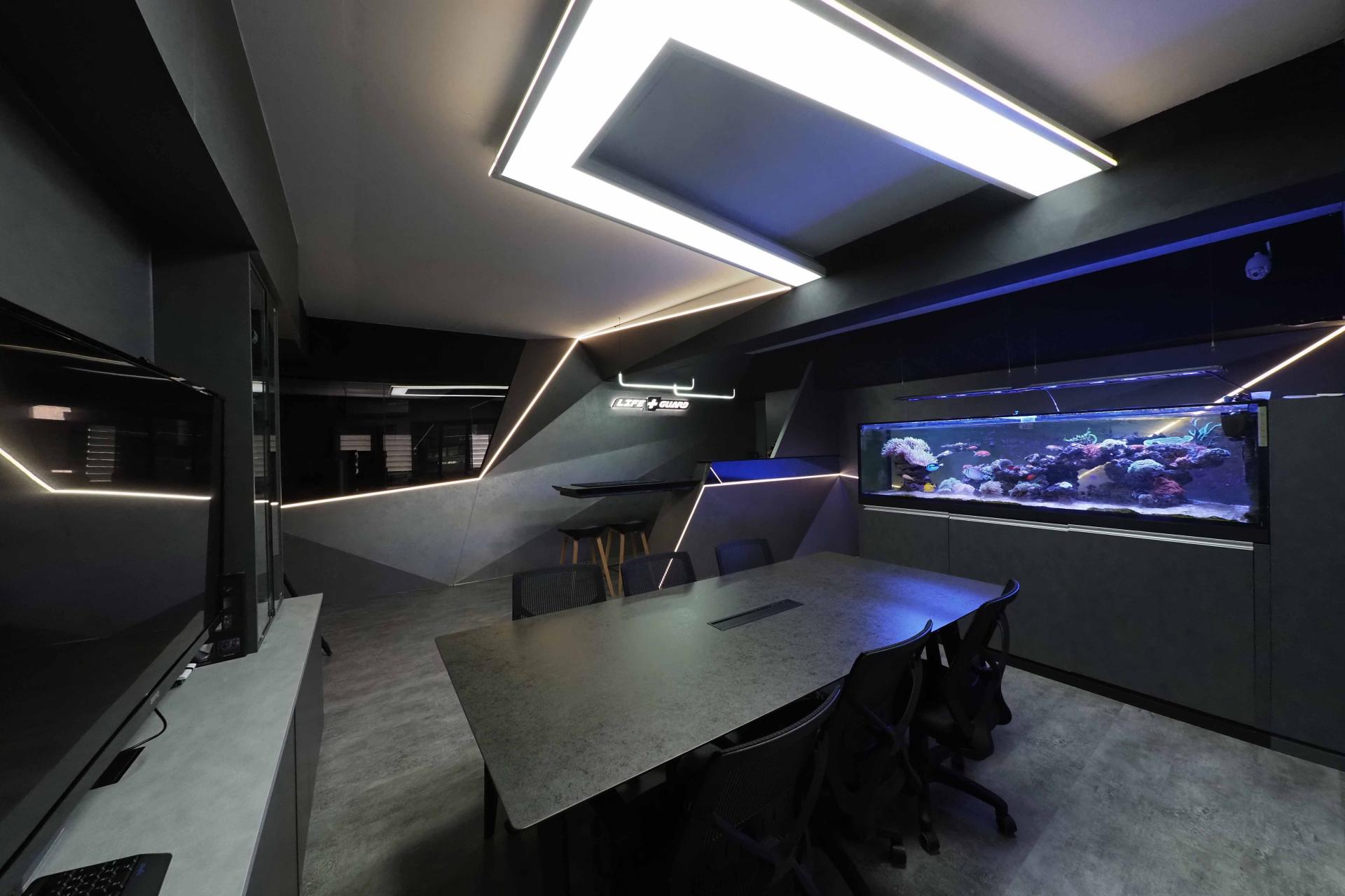 London Design Awards Winner -  Crafting Dimensionality through Refraction