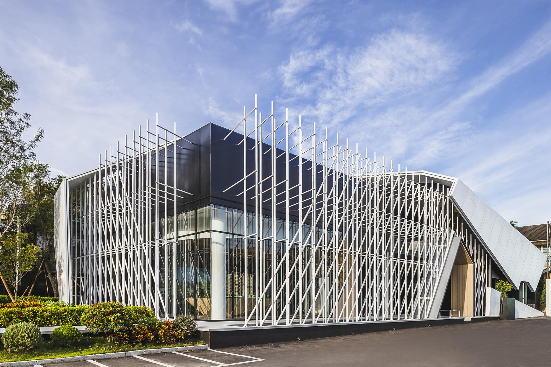 London Design Awards Winner - The Art of Deformation