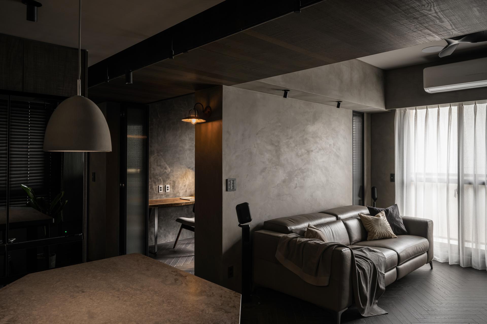London Design Awards Winner - Black Spruce