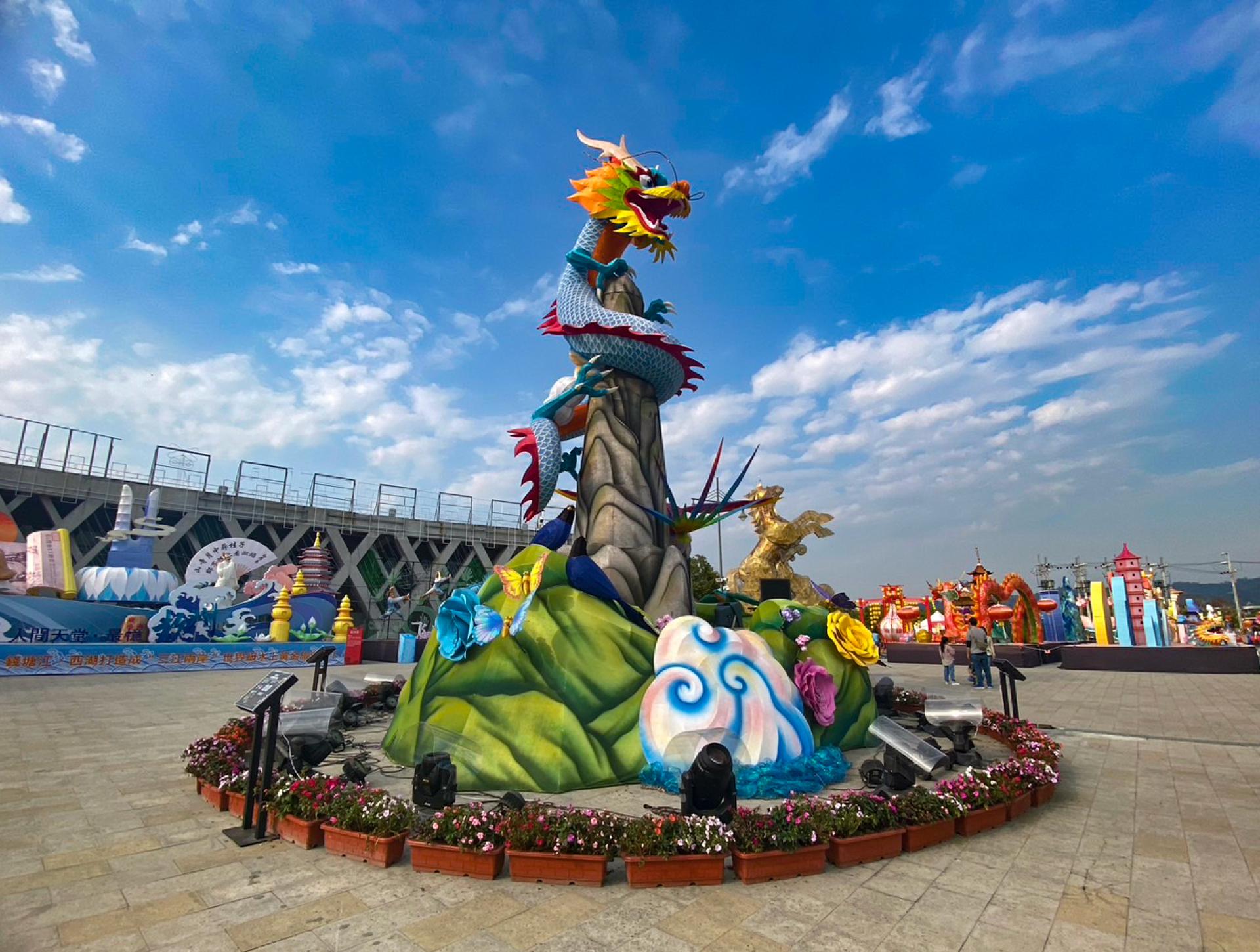 London Design Awards Winner - 2024 Nantou Lantern Festival — Phoenix.Dragon.Luck