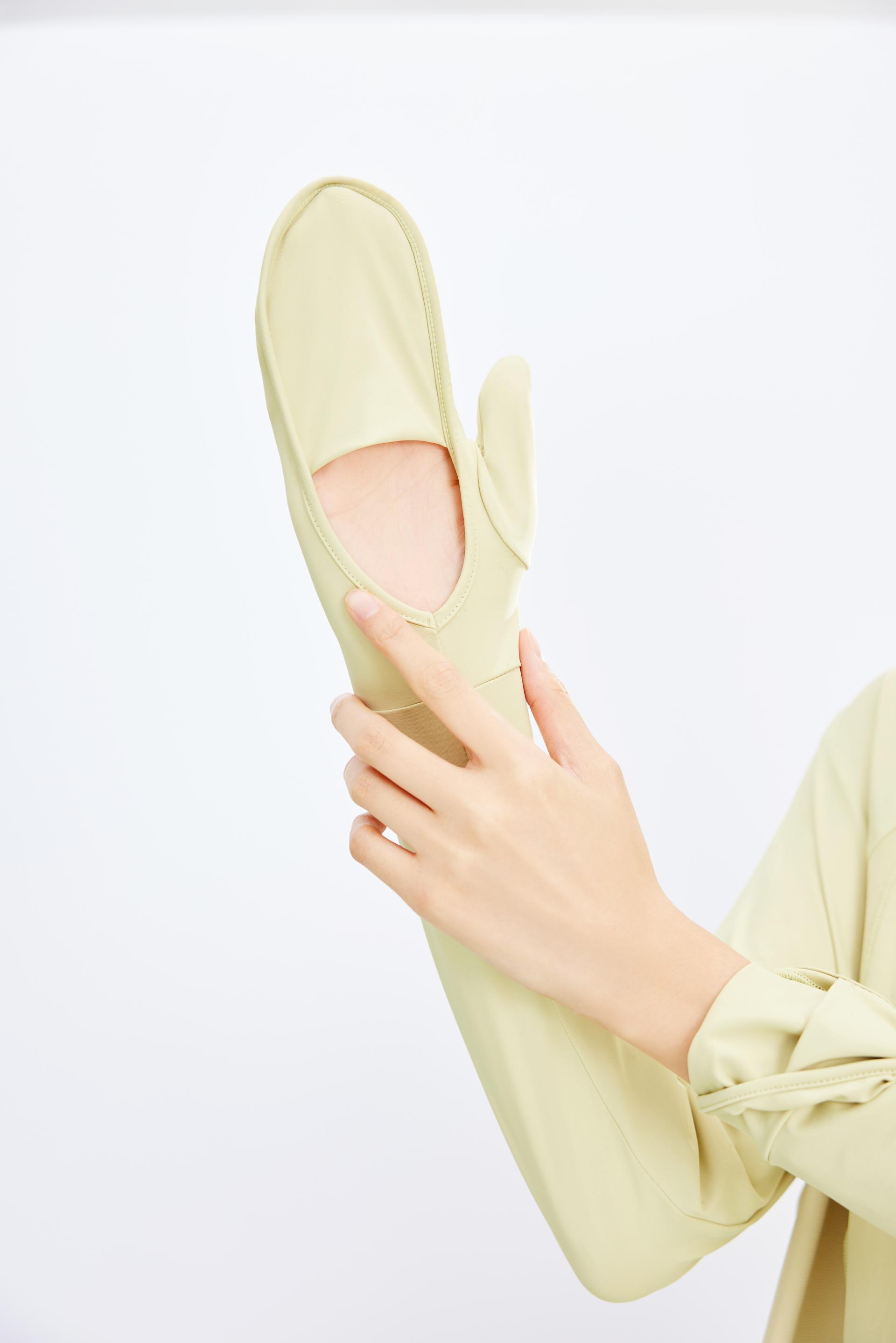 London Design Awards Winner - Sun Protection Jacket