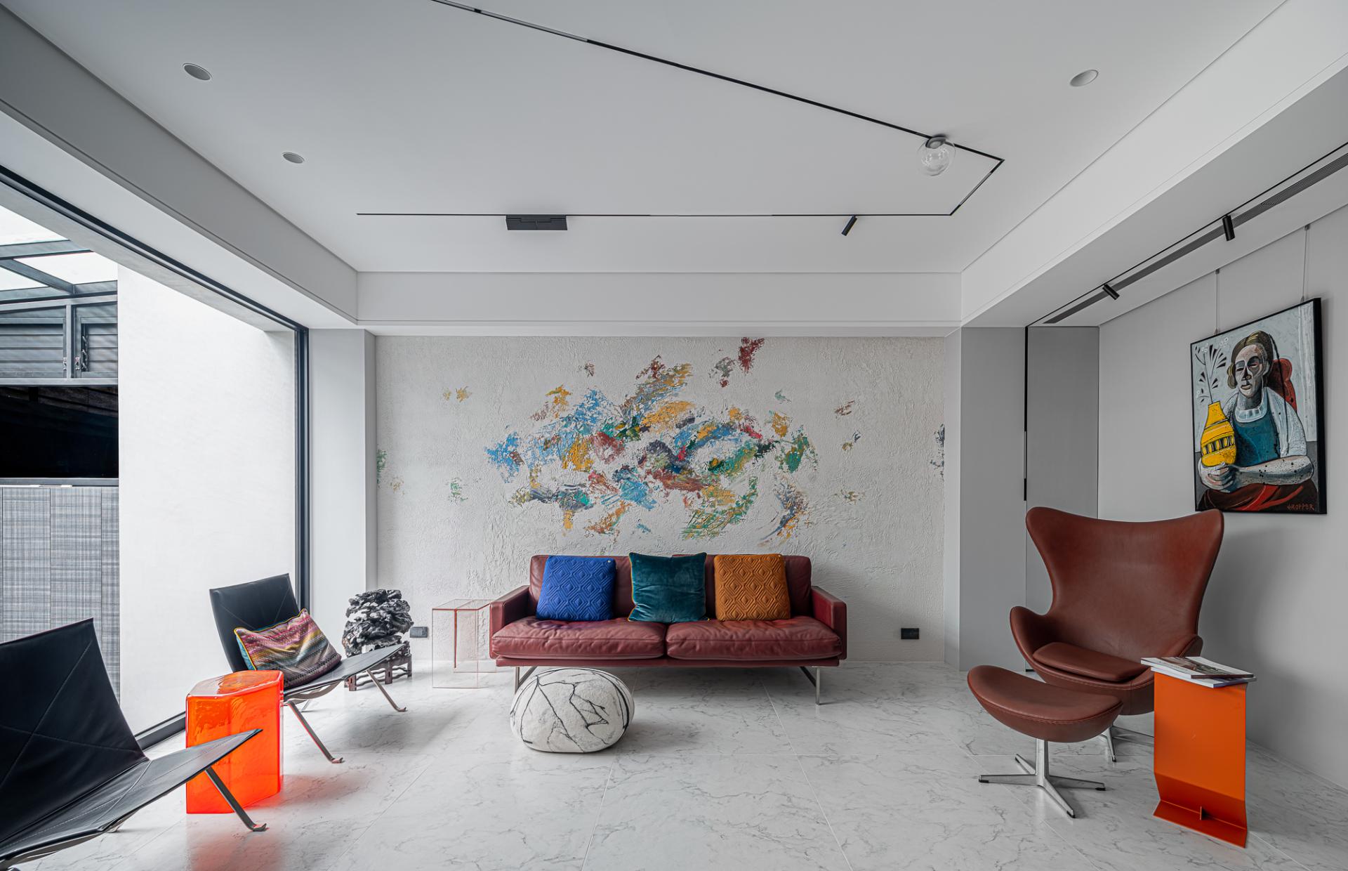 London Design Awards Winner - Art Dealer