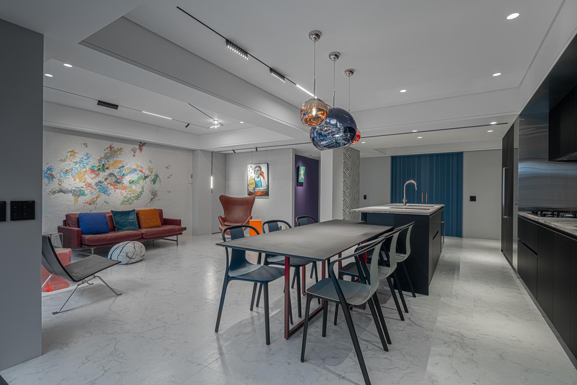 London Design Awards Winner - Art Dealer