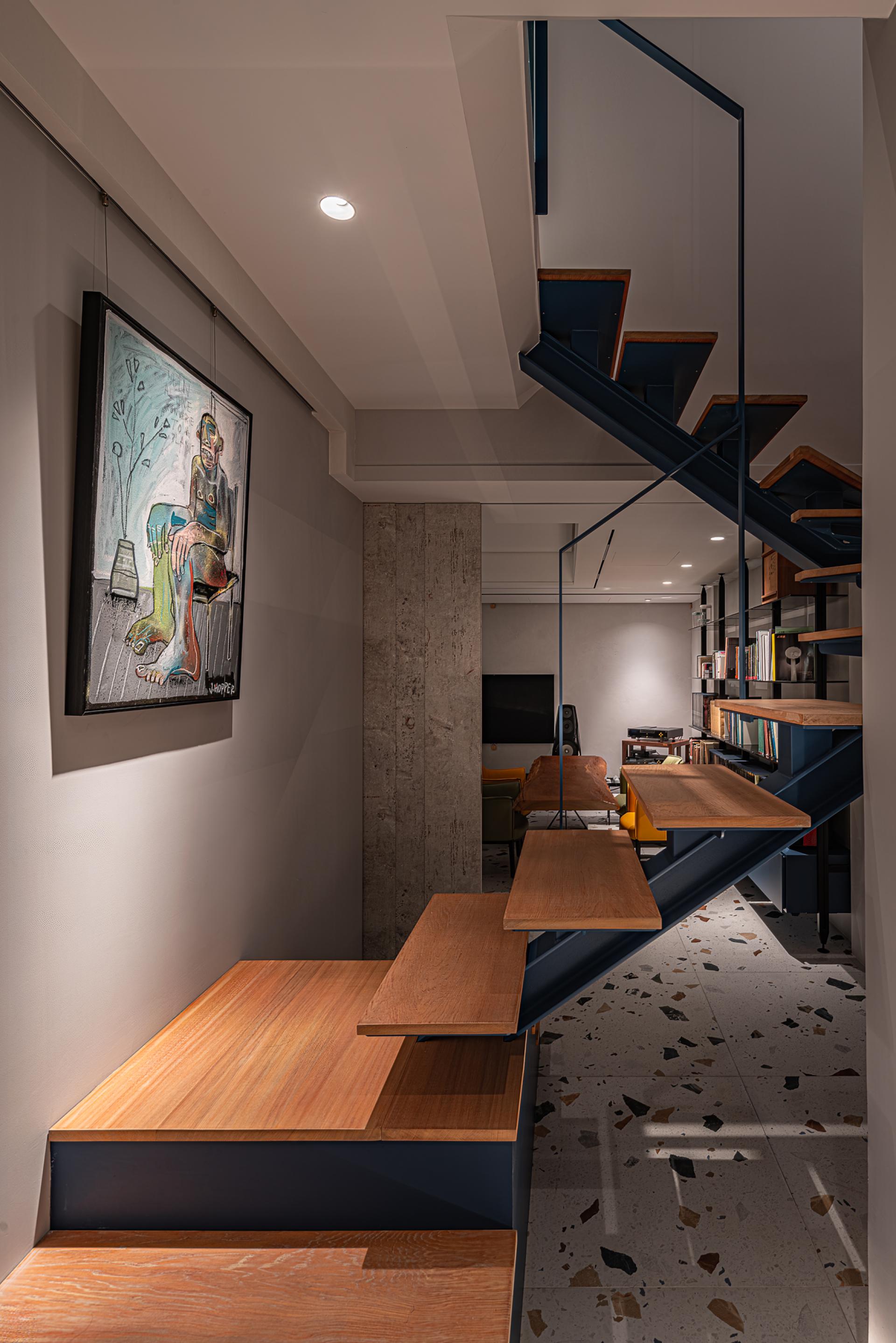 London Design Awards Winner - Art Dealer