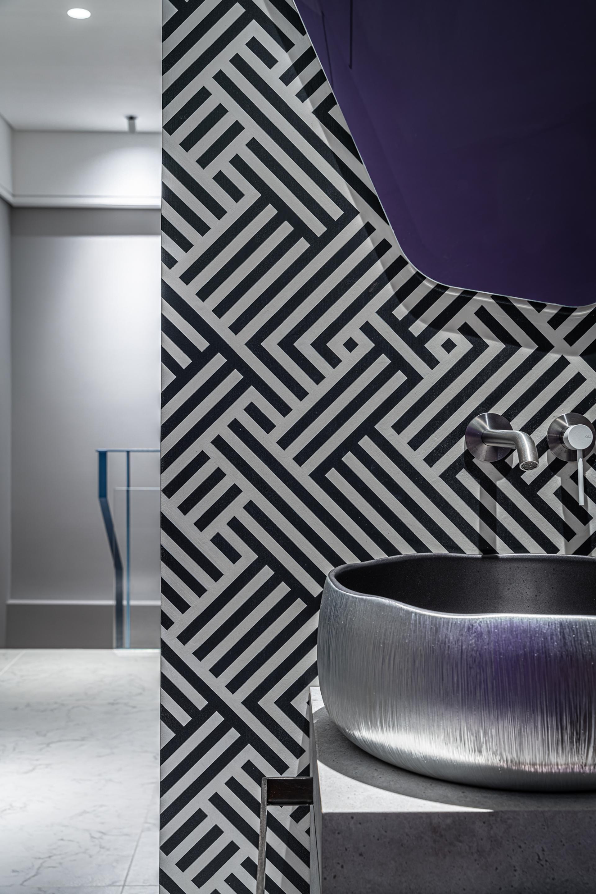 London Design Awards Winner - Art Dealer