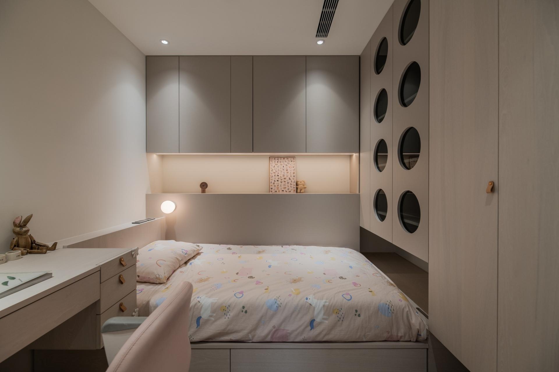 London Design Awards Winner - Warm Embrace
