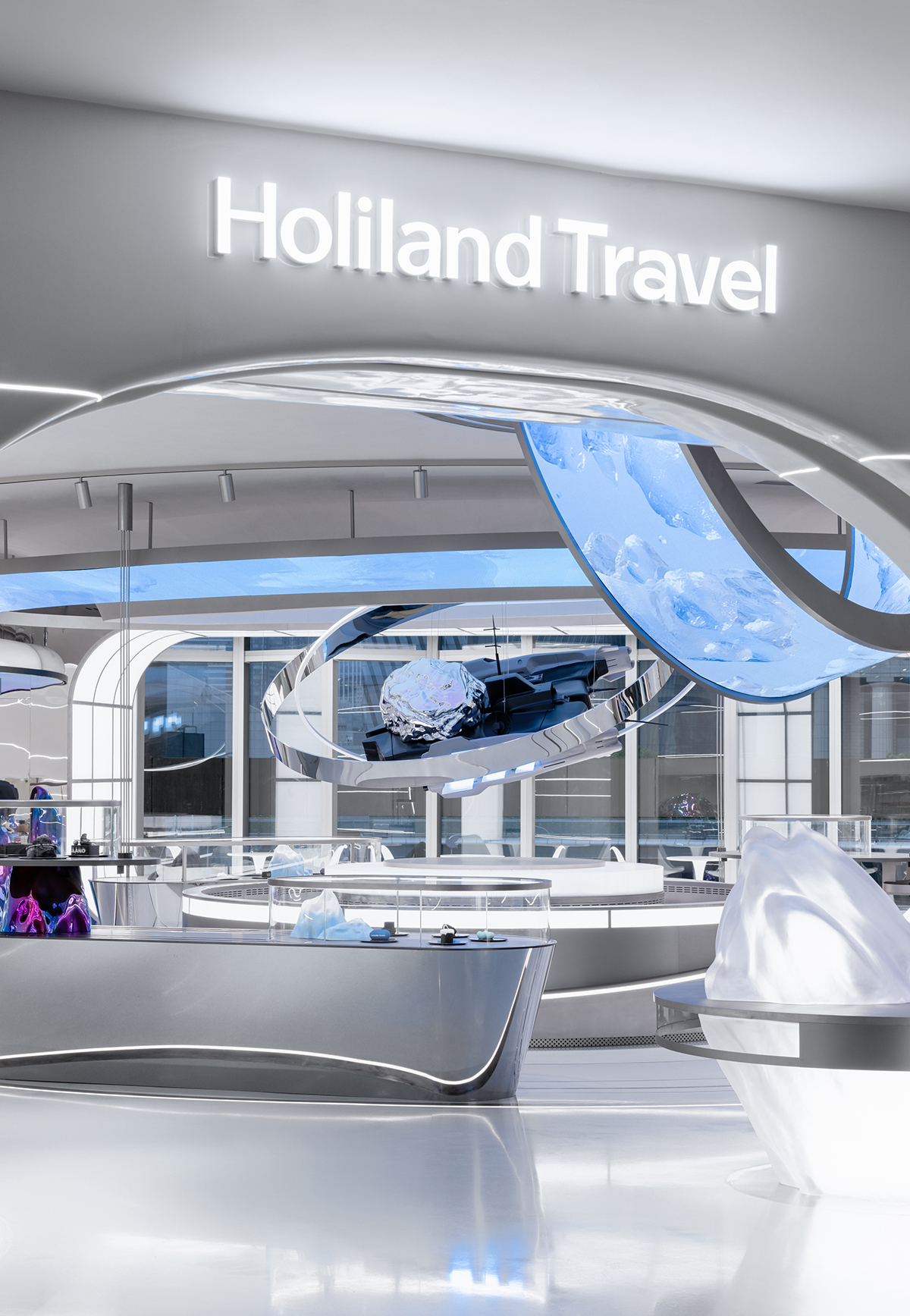 London Design Awards Winner - Holiland Travel Flagship Store