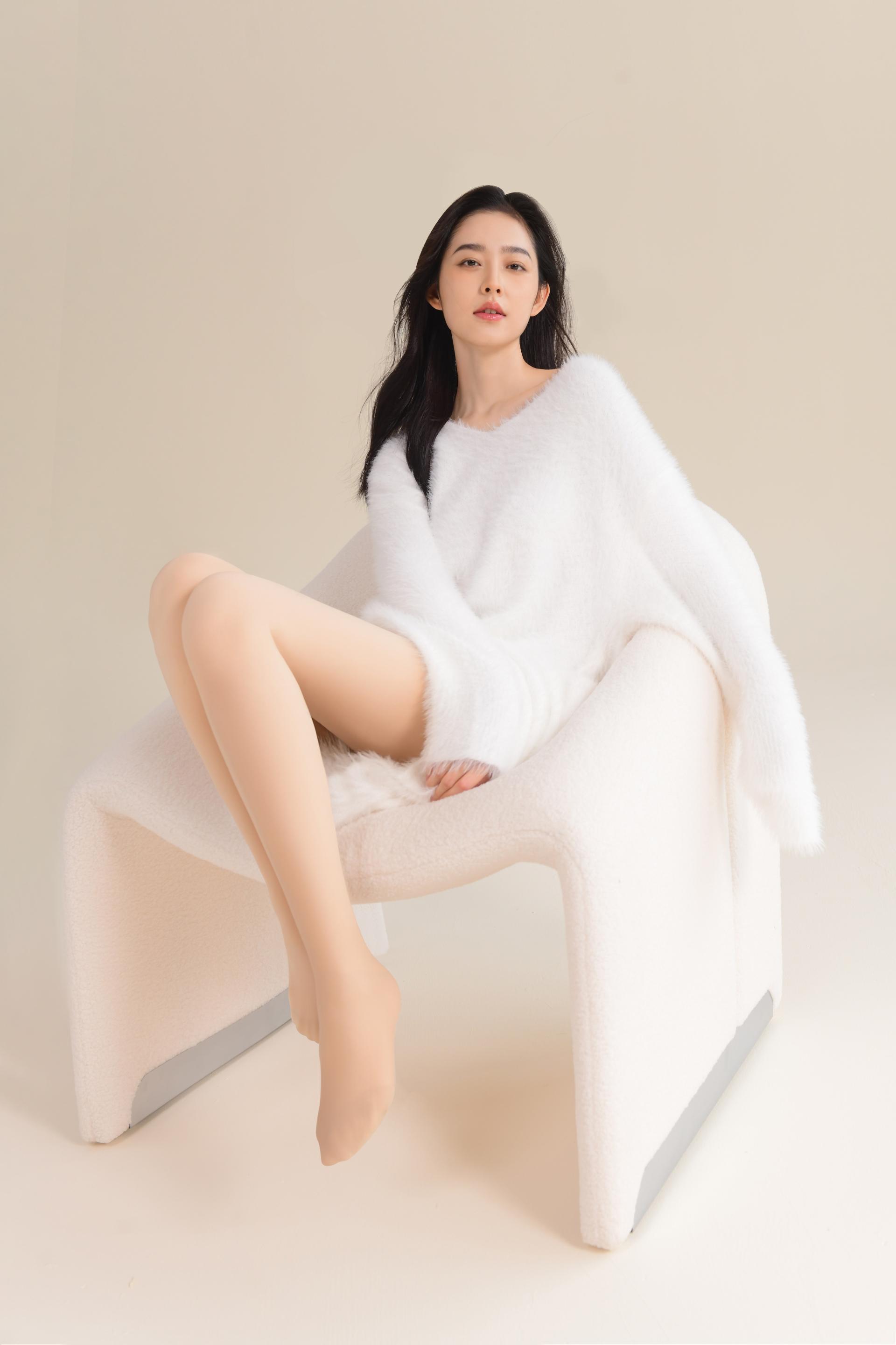 London Design Awards Winner - KAZUKOIN bare leg artifact