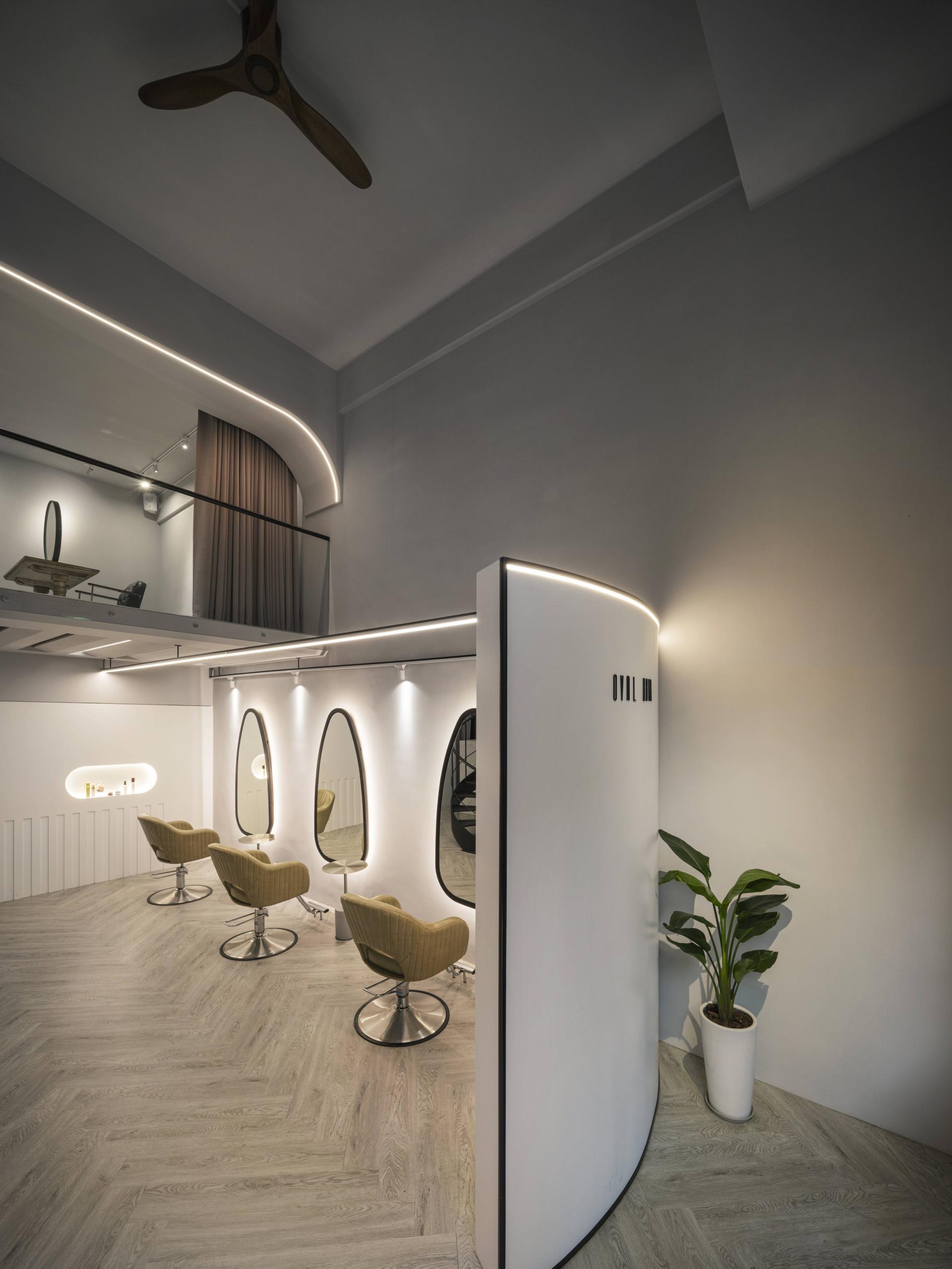 London Design Awards Winner - Graceful Arc