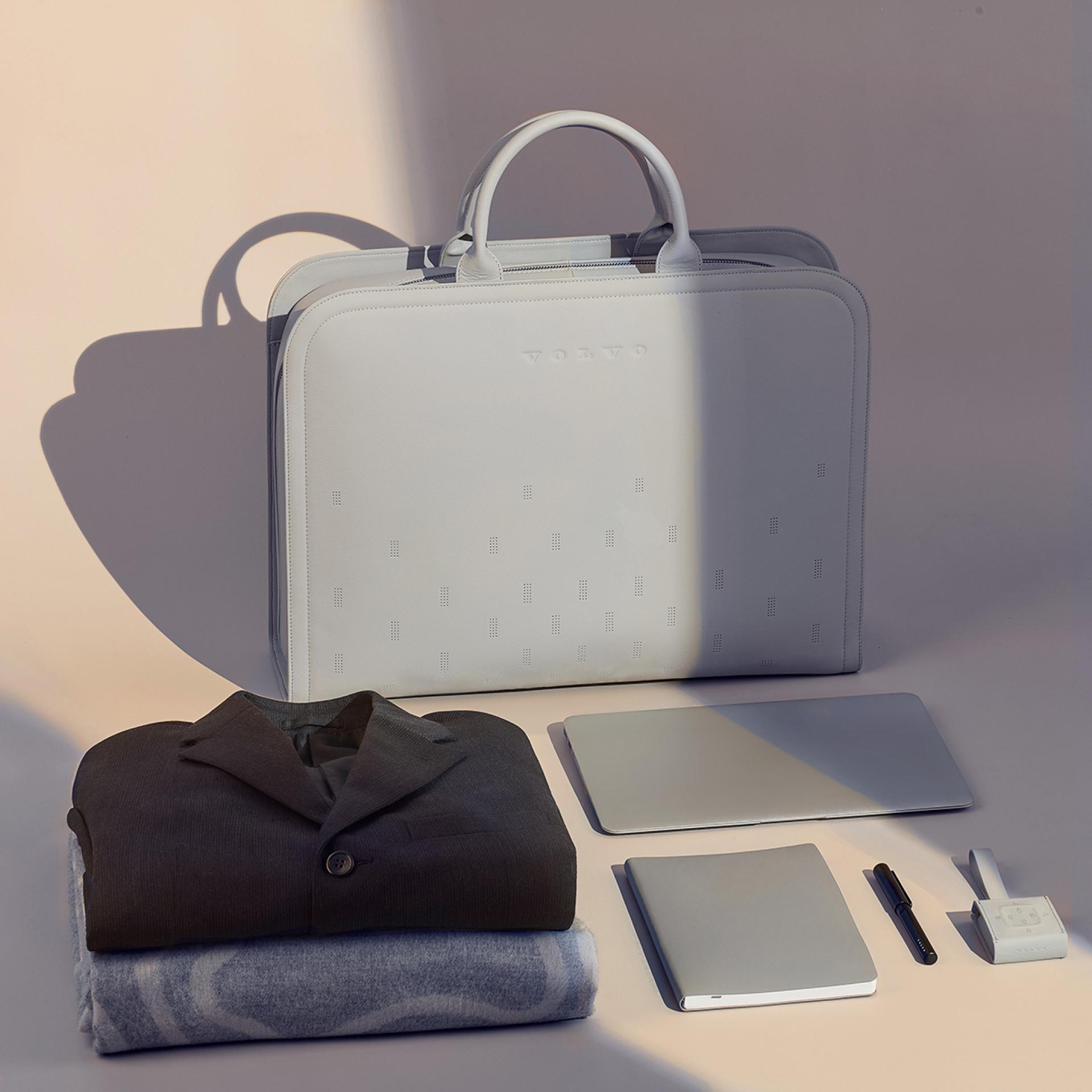 London Design Awards Winner - EM90 Clothing Bag