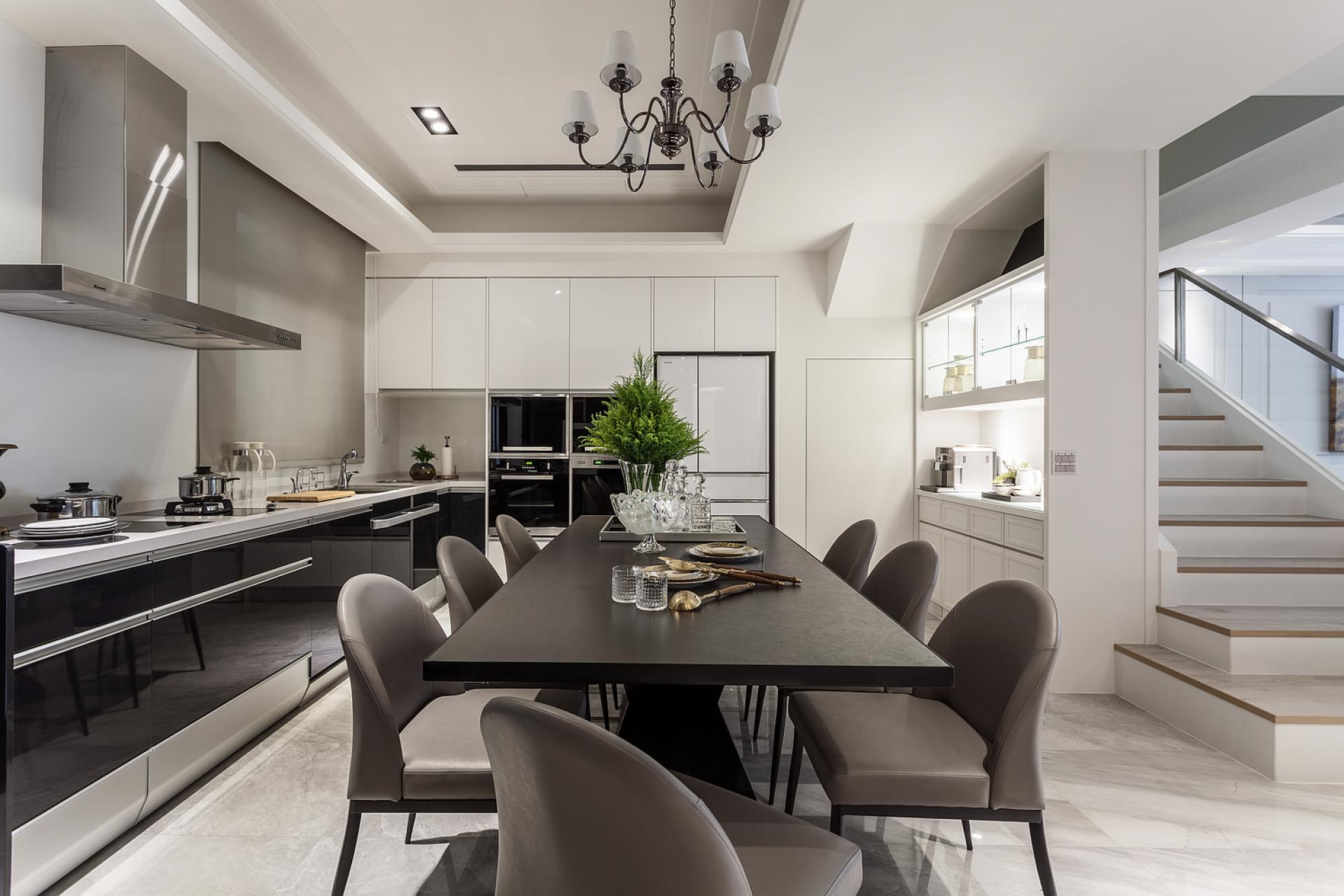 London Design Awards Winner - Grand Feast