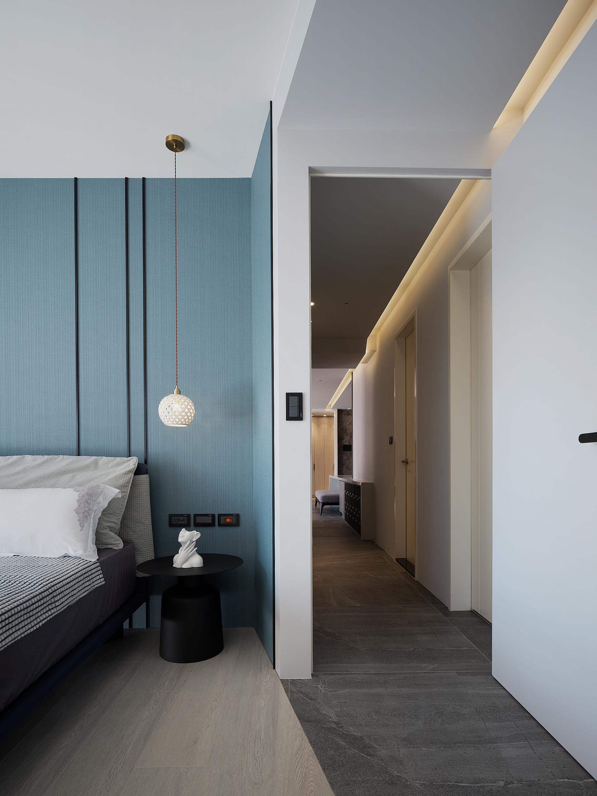London Design Awards Winner - Lead The Light
