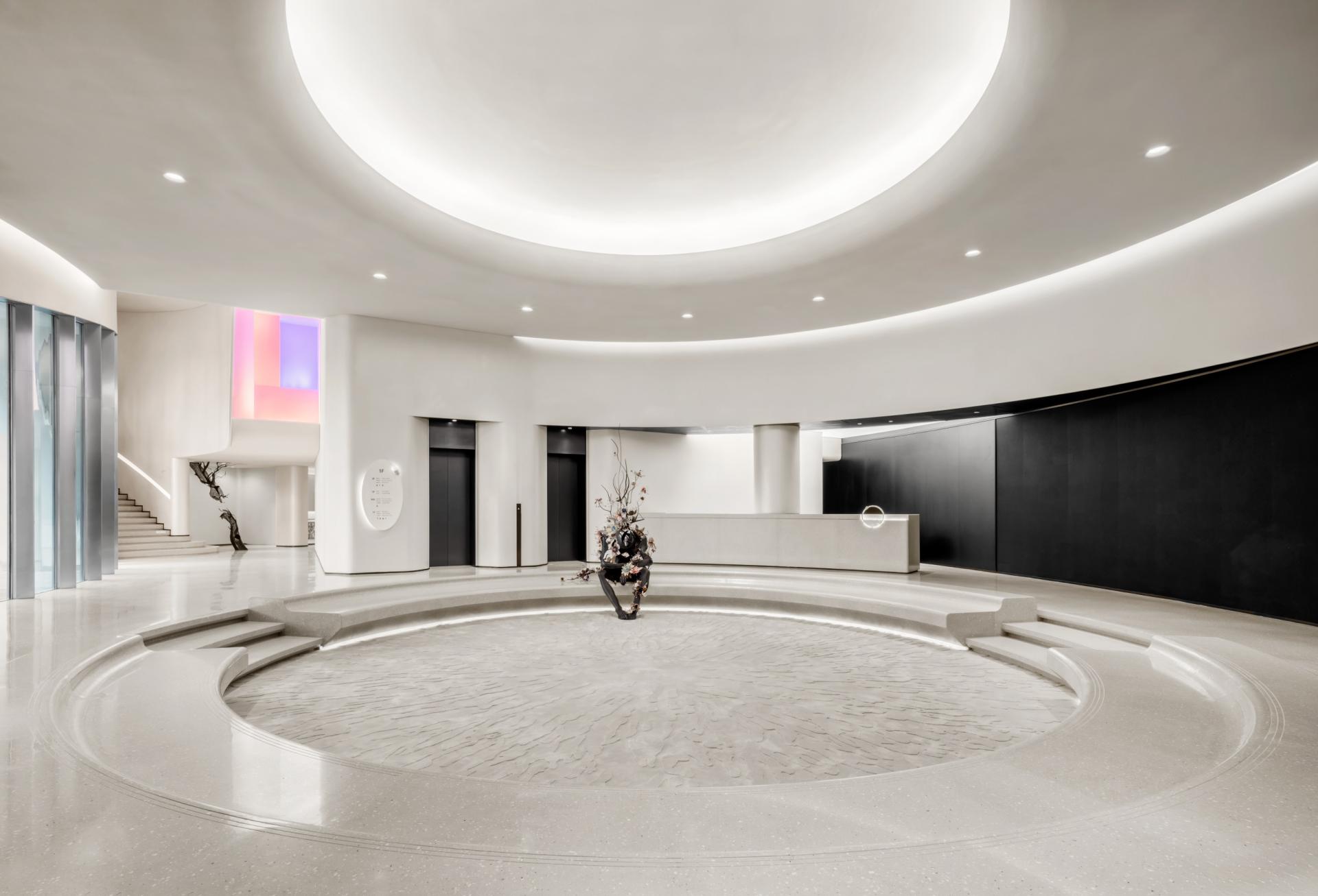 London Design Awards Winner - LUXEBAY ART GALLERY