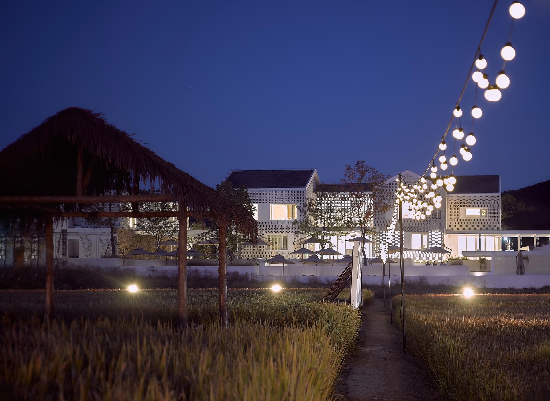 London Design Awards Winner - Village Restaurant