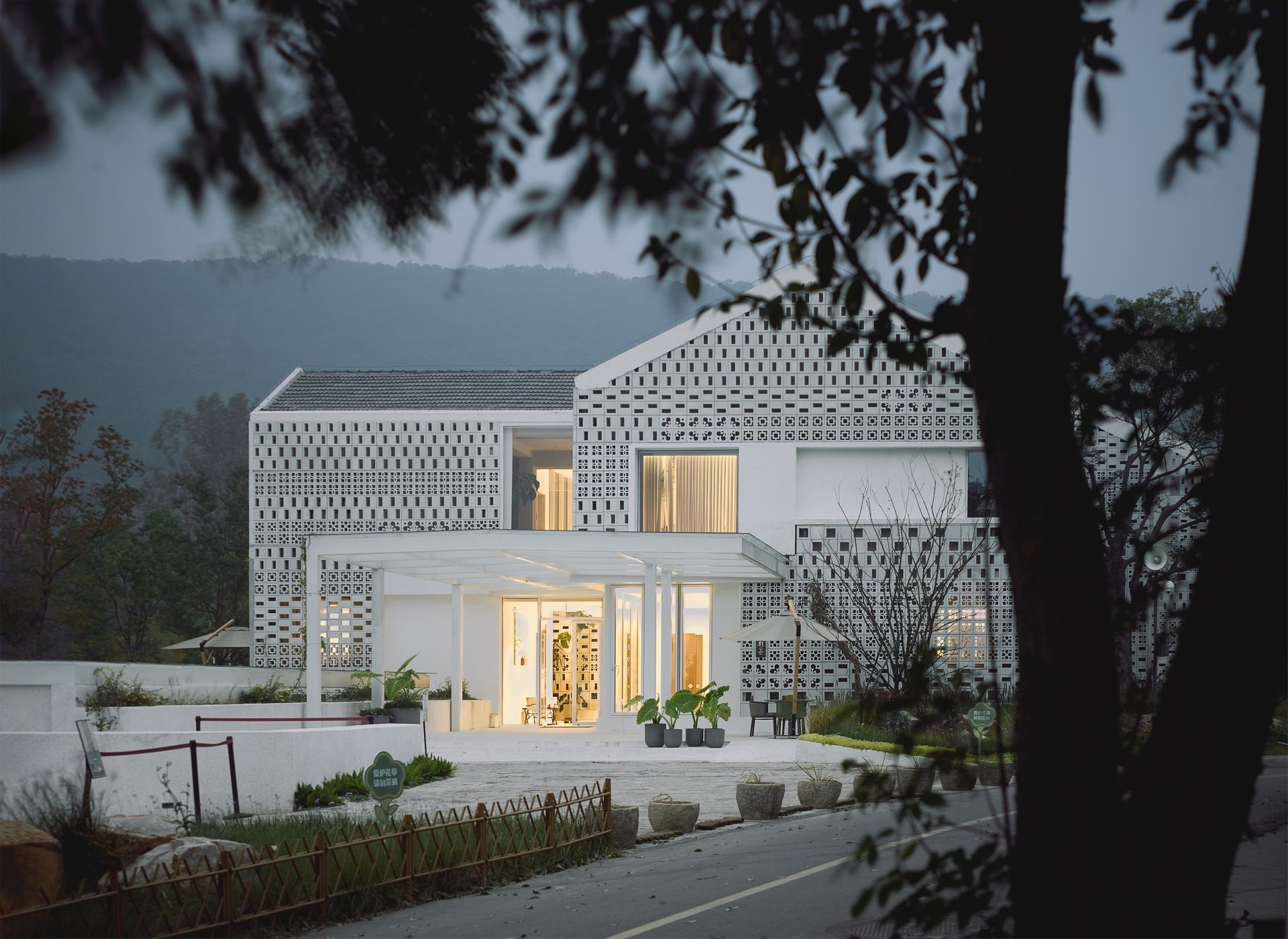 London Design Awards Winner - Village Restaurant