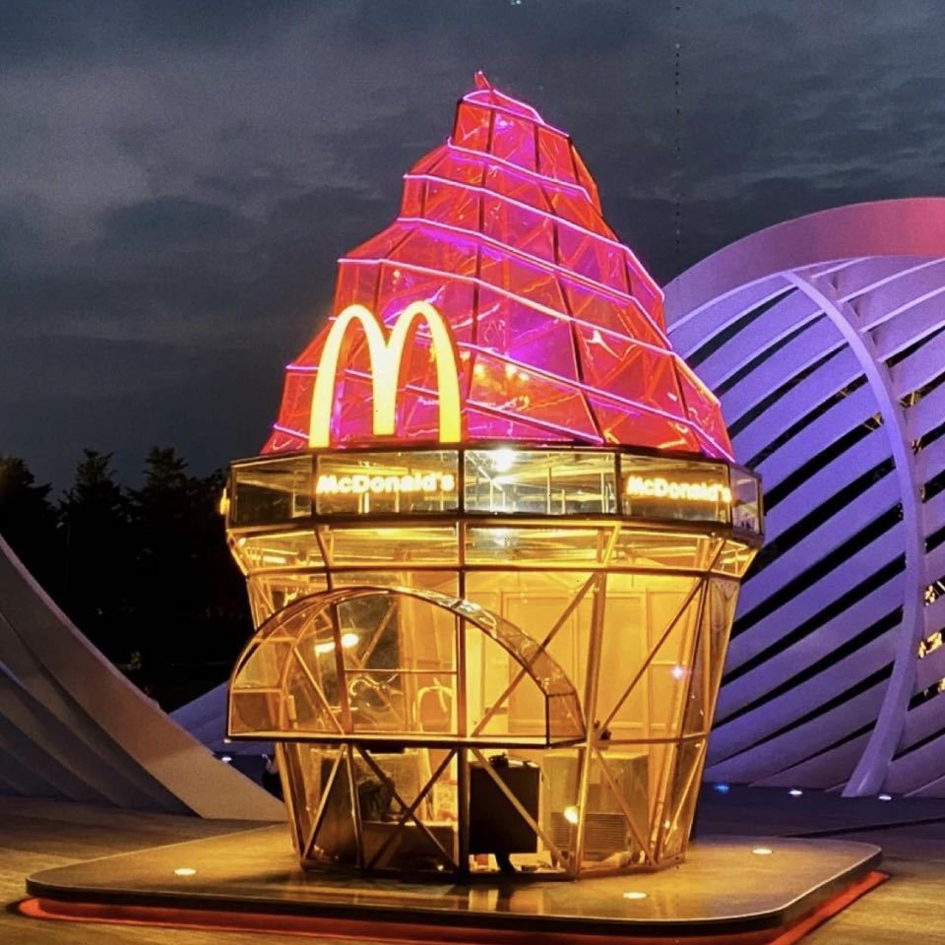 London Design Awards Winner - ”McDonald's Three Brothers“ Pop-up Store China