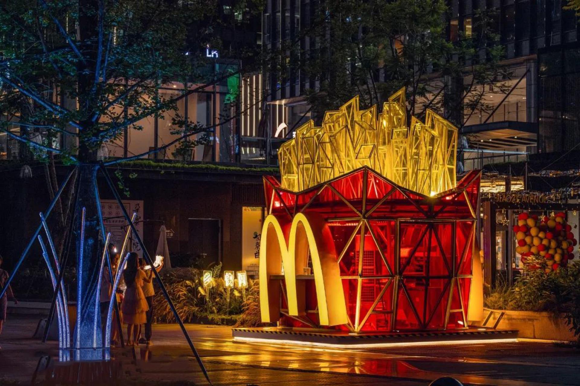 London Design Awards Winner - ”McDonald's Three Brothers“ Pop-up Store China