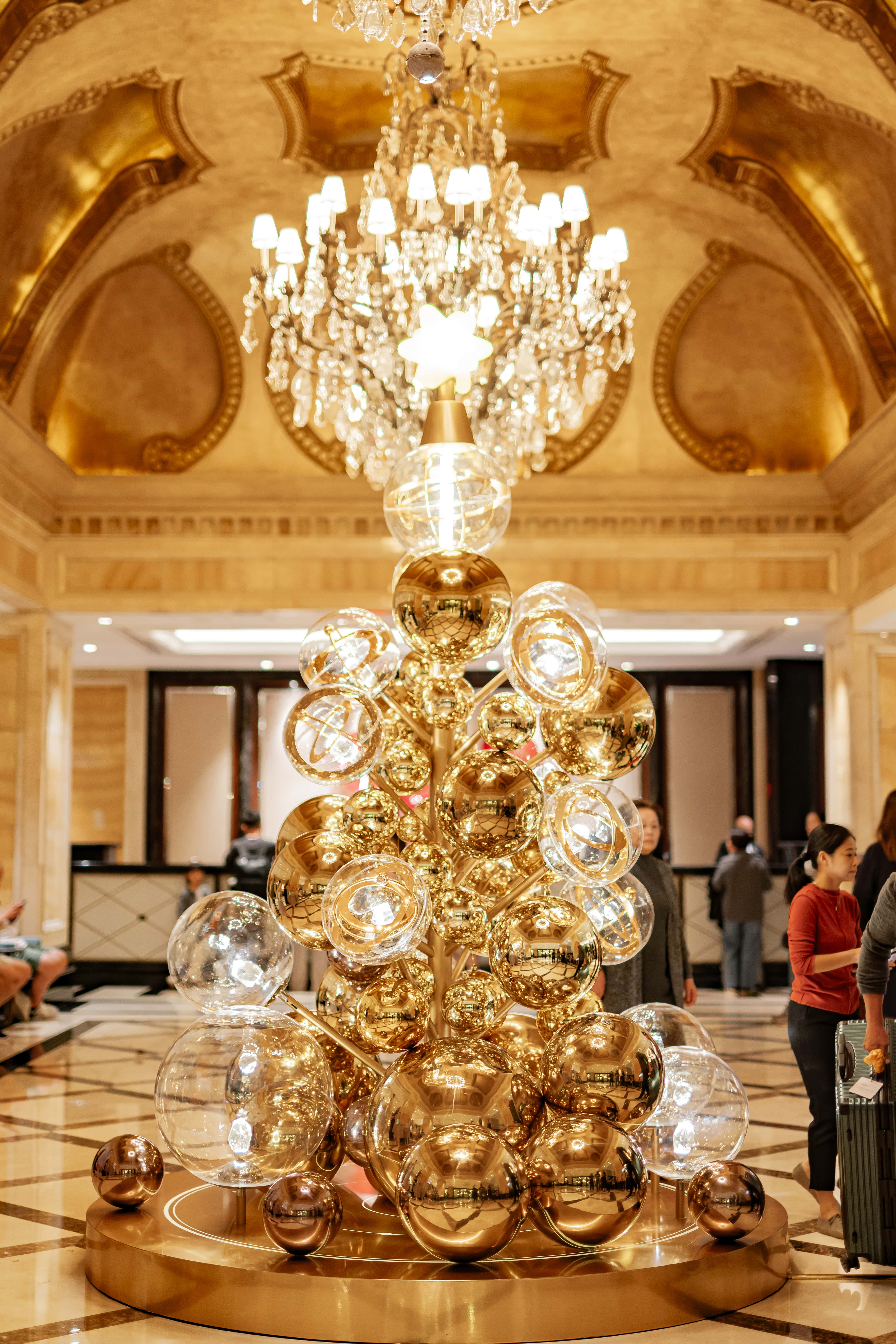 London Design Awards Winner - The Langham Hong Kong Christmas Tree