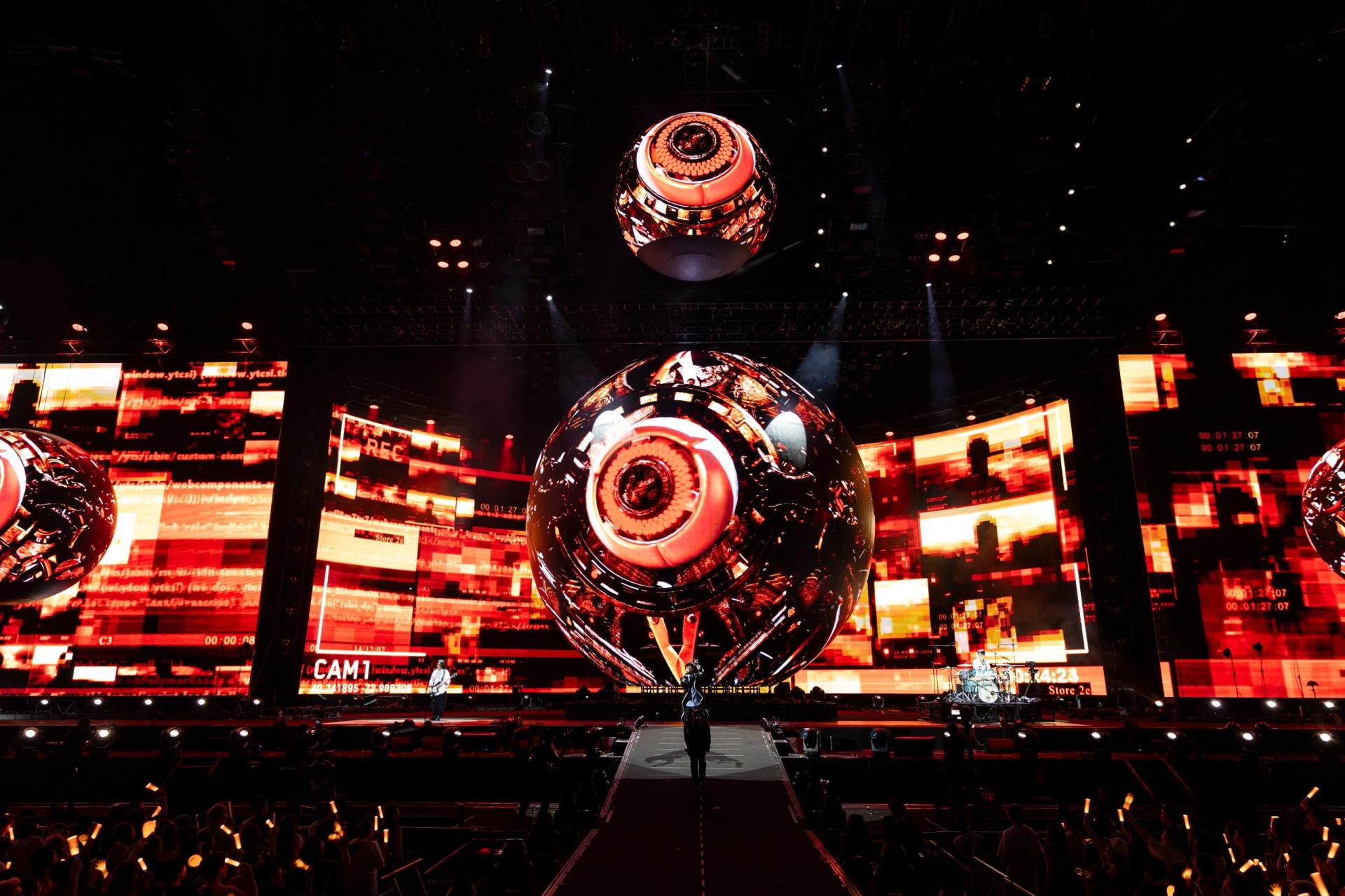 London Design Awards Winner - MAYDAY #5525 LIVE TOUR